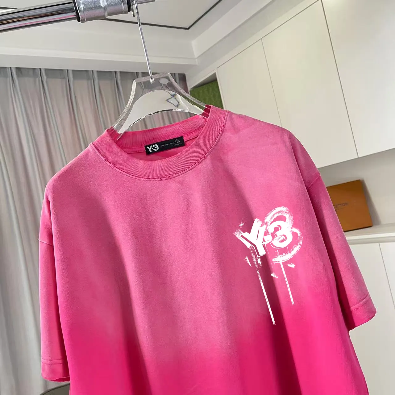 Y-3 2025 Summer New Arrival Washed gradient old and worn Personalized letter logo printing Short-sleeved T-shirt Customized fabric g Men and women Same Style Size: S M L XL XXL Five sizes Color: Black White Gradient black Gradient red