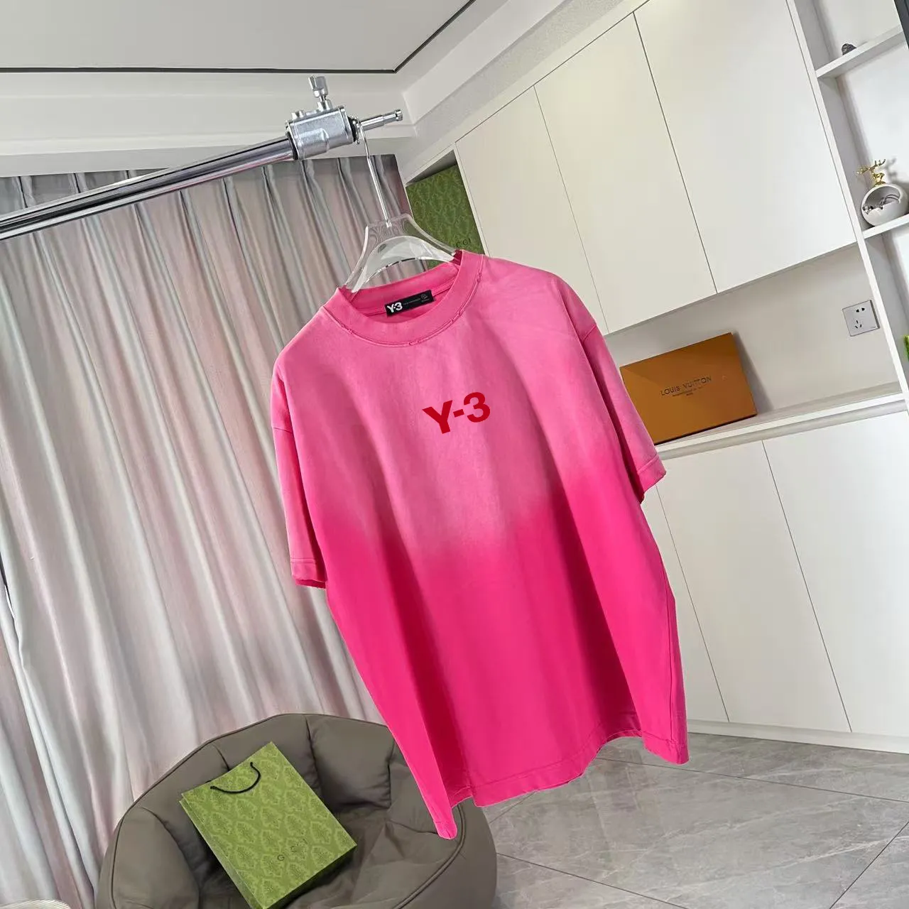 Y-3 2025 Summer New Arrival Washed gradient old and worn Personalized letter logo printing Short-sleeved T-shirt Customized fabric g Men and women Same Style Size: S M L XL XXL Five sizes Color: Black Gray Gradient black Gradient red