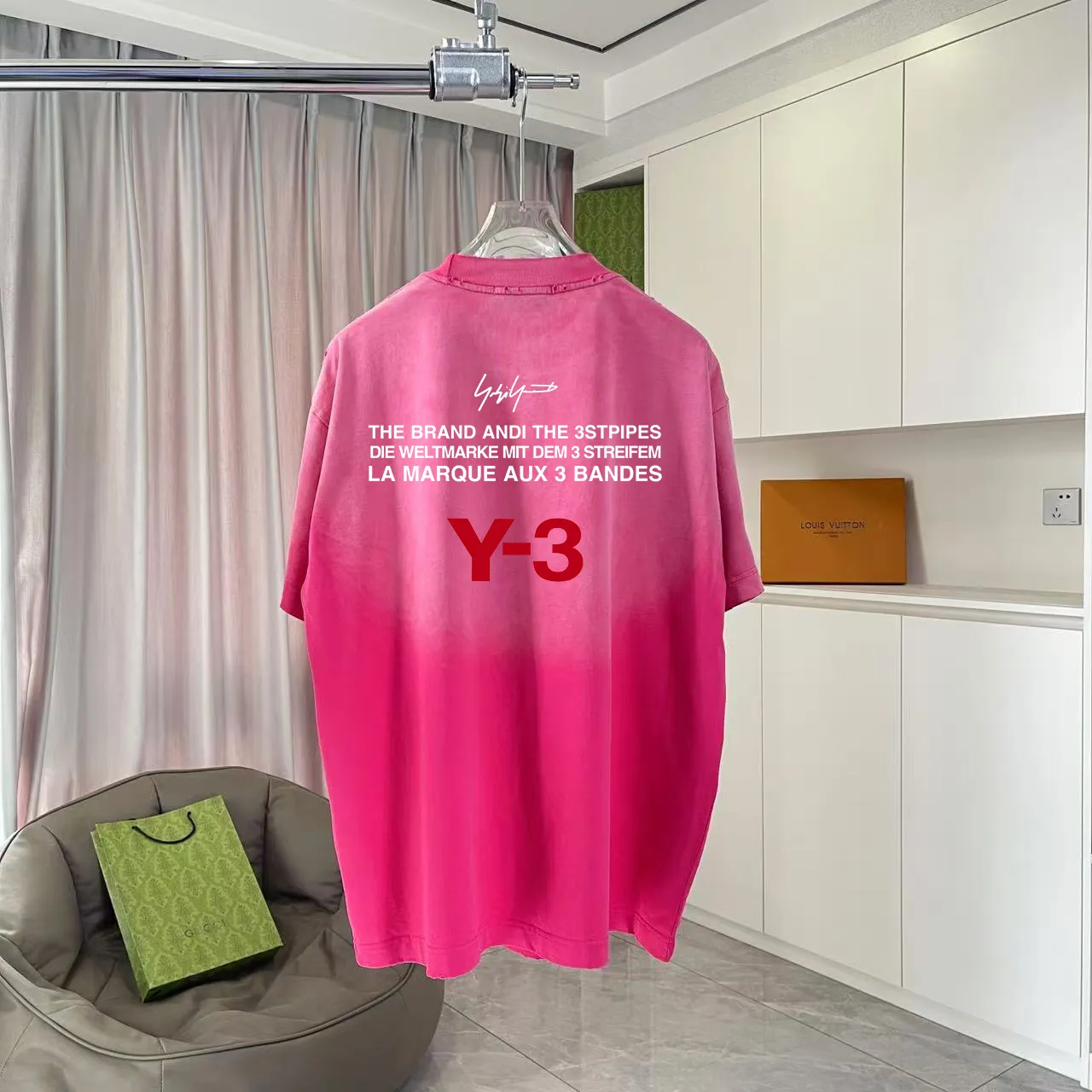 Y-3 2025 Summer New Arrival Washed gradient old and worn Personalized letter logo printing Short-sleeved T-shirt Customized fabric g Men and women Same Style Size: S M L XL XXL Five sizes Color: Black Gray Gradient black Gradient red