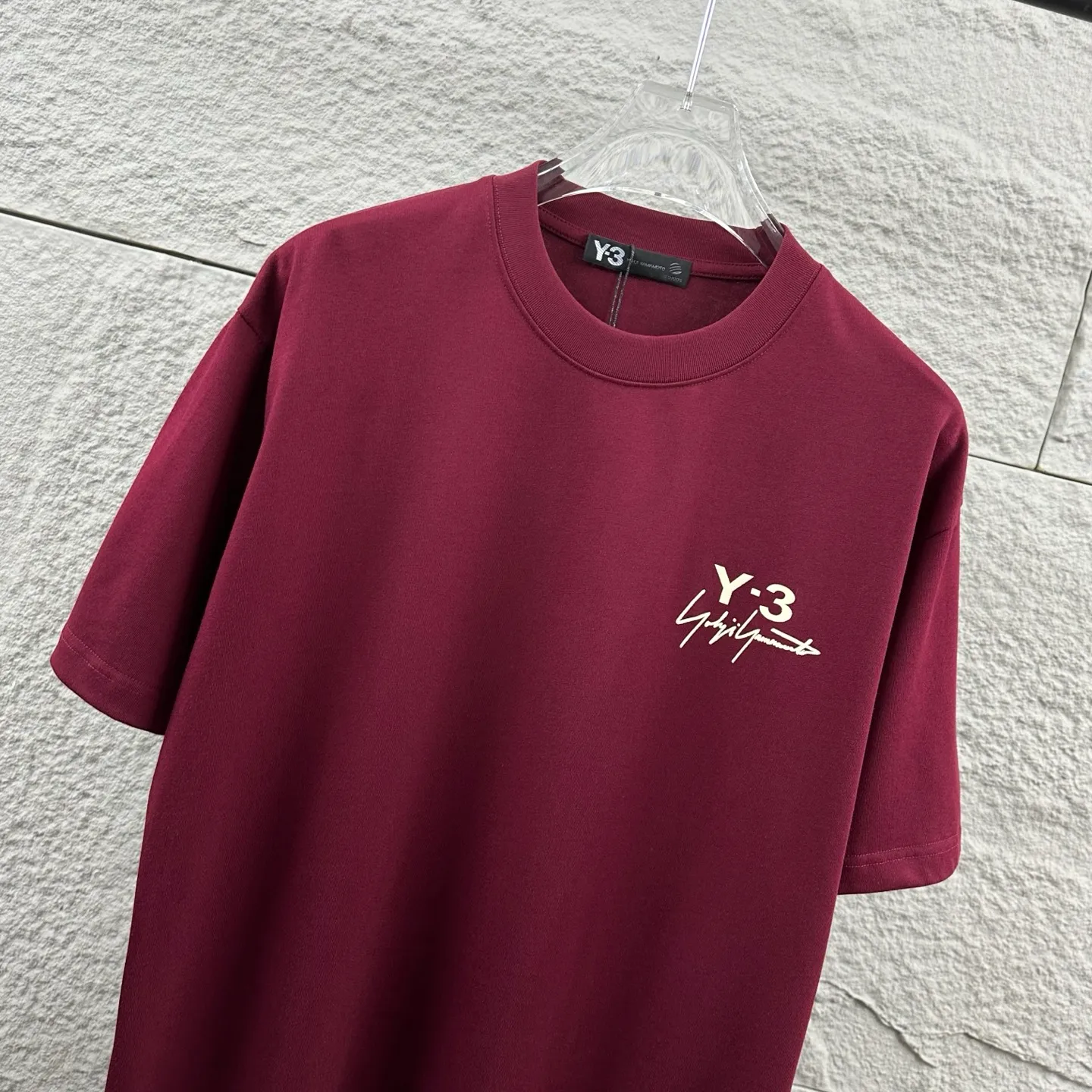 Y 3*Yamamoto*Yoji 2026 Spring and Summer New Arrival Simple signature letters three-dimensional flocking technology Y-3 Customized double yarn plain cotton fabric Short-sleeved T-shirt Men and women Same Style Color: Black White Angora Red Size: S (90-130 pounds) M (120-150 pounds) L (140-165 pounds) XL (160-180 pounds) XXL (180 pounds)