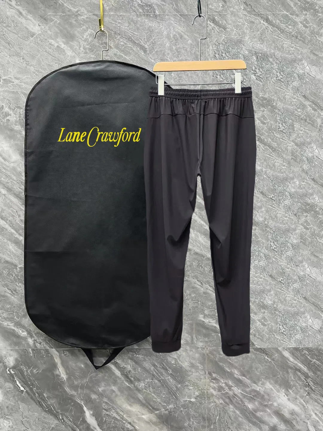 Y-3 Spring and Summer New Arrival two-color high-quality thin sports and leisure ice silk pants. Smooth, comfortable, anti-wrinkle and traceless pants. 🗯Soft texture, slightly elastic to the touch, cool ice silk pants. Elastic waistband, fashionable design 🗯 Neat and neat routing, suitable for both sports and leisure! Can be easily worn by all body types. Classic is available in two colors. 🗯New summer product Versatile is not picky. The upper body is very simple, handsome and stylish. It can be easily worn by men and women. Color: Black Gray Size: S-XL