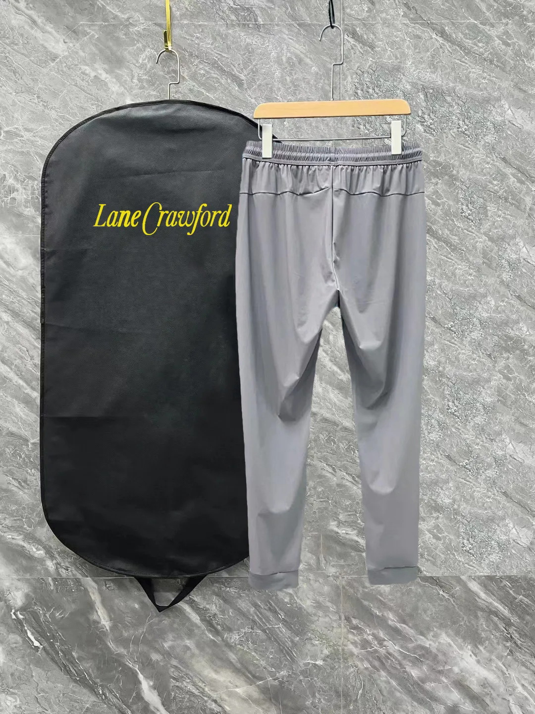 Y-3 Spring and Summer New Arrival two-color high-quality thin sports and leisure ice silk pants. Smooth, comfortable, anti-wrinkle and traceless pants. 🗯Soft texture, slightly elastic to the touch, cool ice silk pants. Elastic waistband, fashionable design 🗯 Neat and neat routing, suitable for both sports and leisure! Can be easily worn by all body types. Classic is available in two colors. 🗯New summer product Versatile is not picky. The upper body is very simple, handsome and stylish. It can be easily worn by men and women. Color: Black Gray Size: S-XL