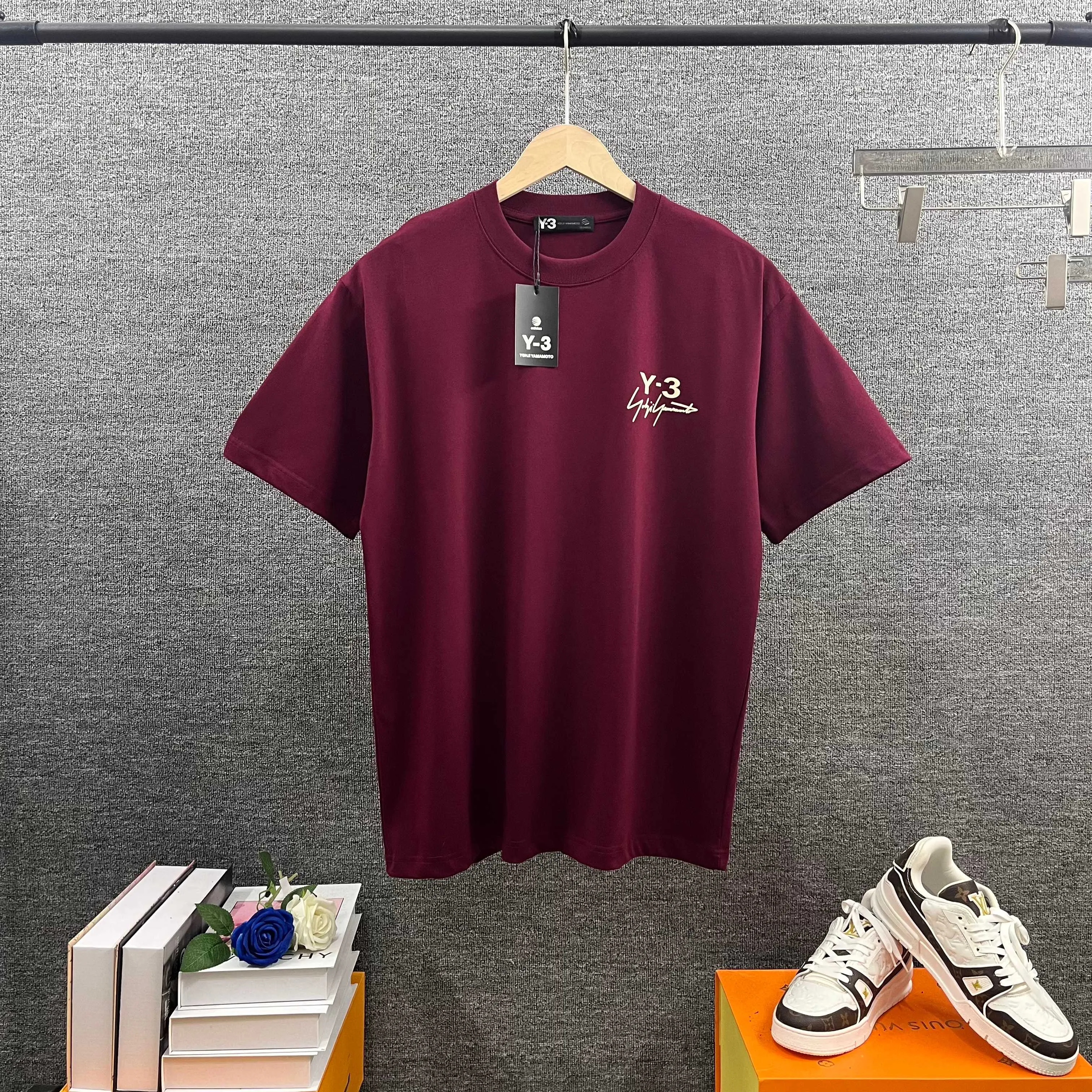 Y 3* * *yoji 2026 spring and summer New Arrival Classic signature letter flocking logo technology Y-3 signature model Double yarn custom plain cotton fabric Short-sleeved T-shirt Men and women Same Style Color: Black White Wine Red Size: S (90-130 pounds) M (120-150 pounds) L (140-165 pounds) XL (160-180 pounds) XXL (180 pounds)