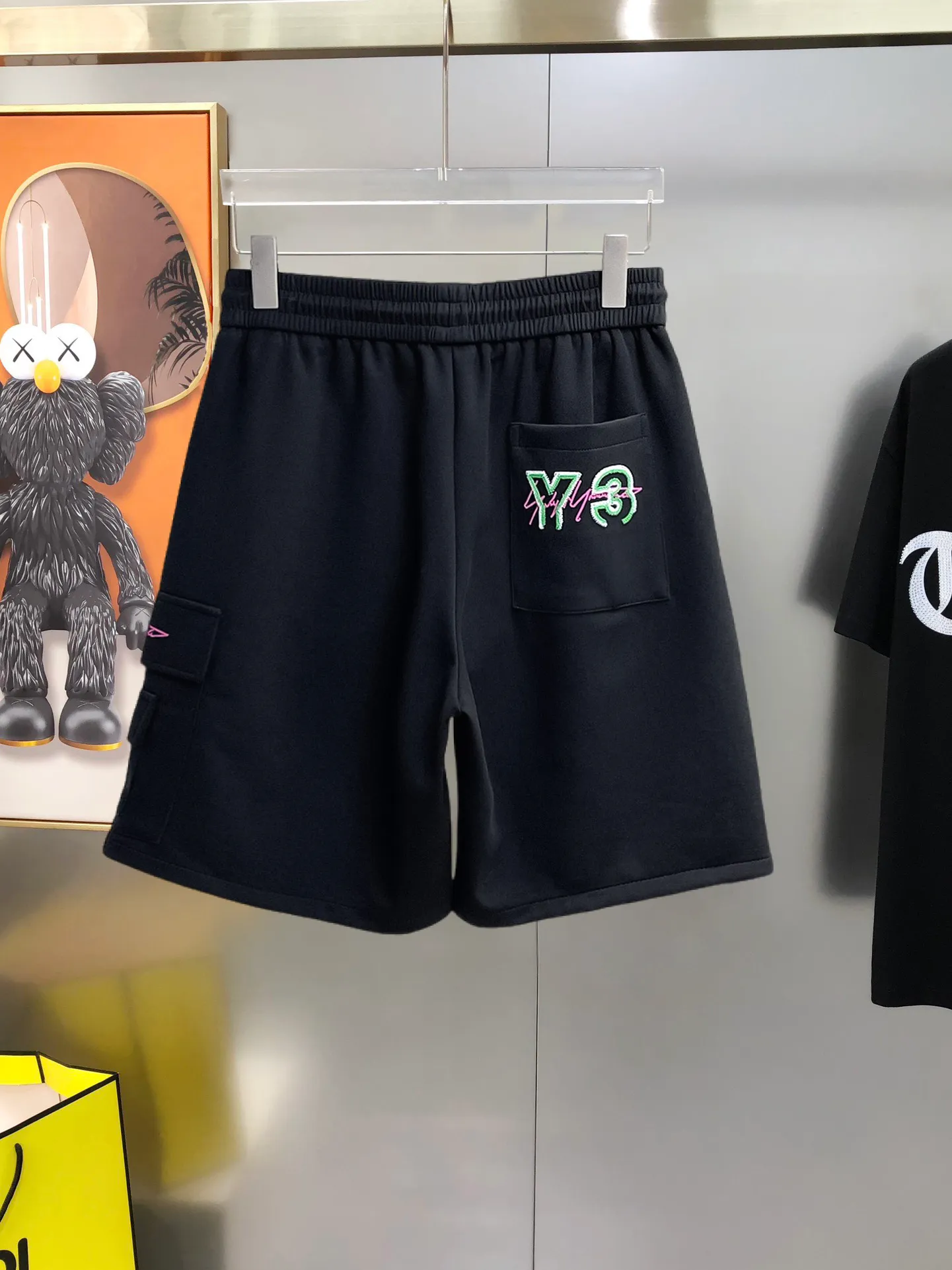Y 3 Complete three standards 2026 summer New Arrival men's casual shorts, advanced custom-made Breathable fabric Breathable fabric with high elasticity and comfort, impeccable details, top-grade accessories, original logo design concept, delicate and soft feel! The upper body fit is awesome! Size: M-XXXL Please state your height and weight when ordering