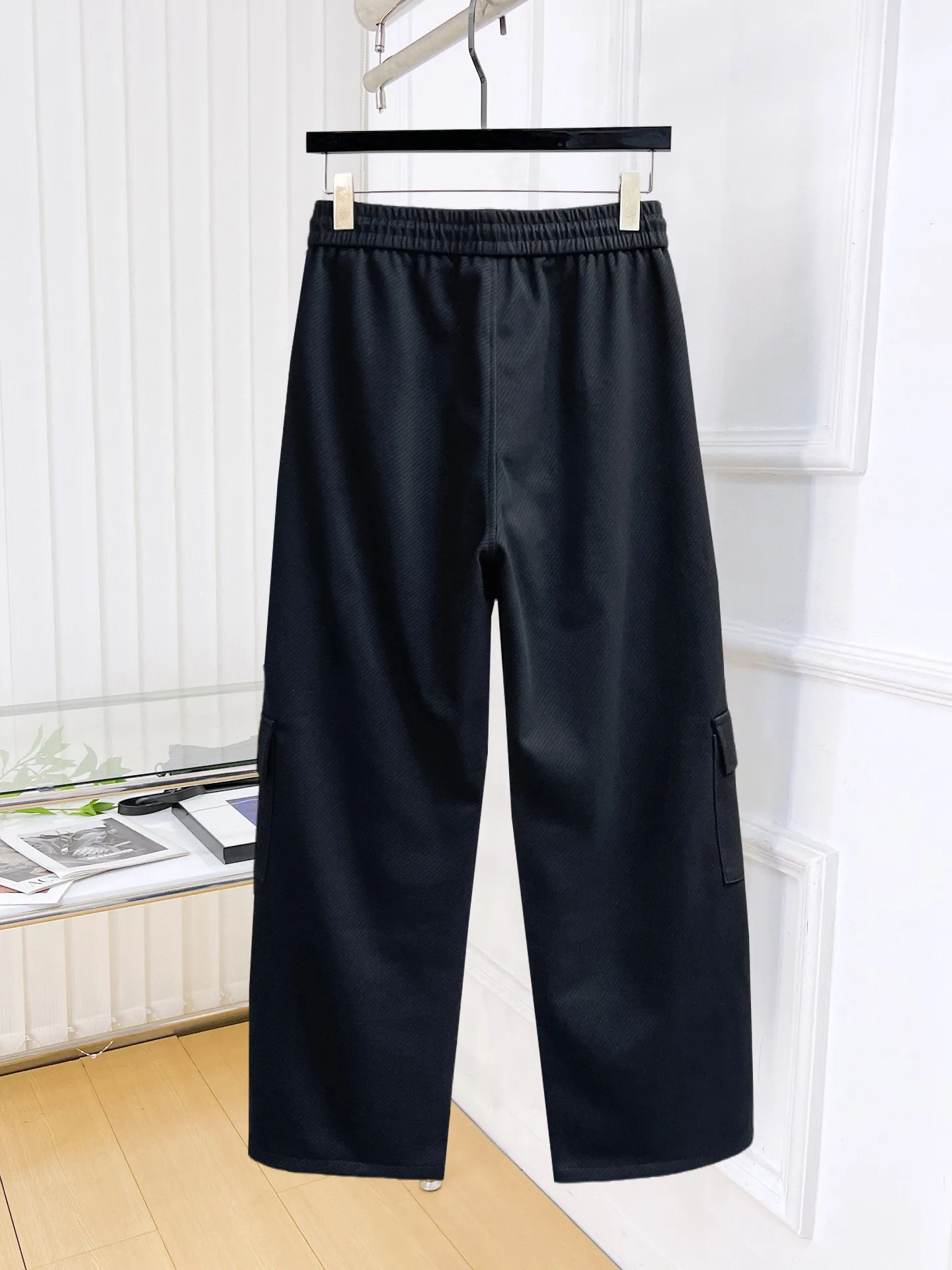 Y 3 [Higher version] The latest products for autumn and winter 2026, available at the counter simultaneously, original goods, fashionable casual trousers and casual pants, using imported original fabrics, top-grade embroidery 🪡 craft letter pattern logo, original hardware accessories decoration, simple yet fashionable, fashionable and handsome upper body, Sizes: M-3XL