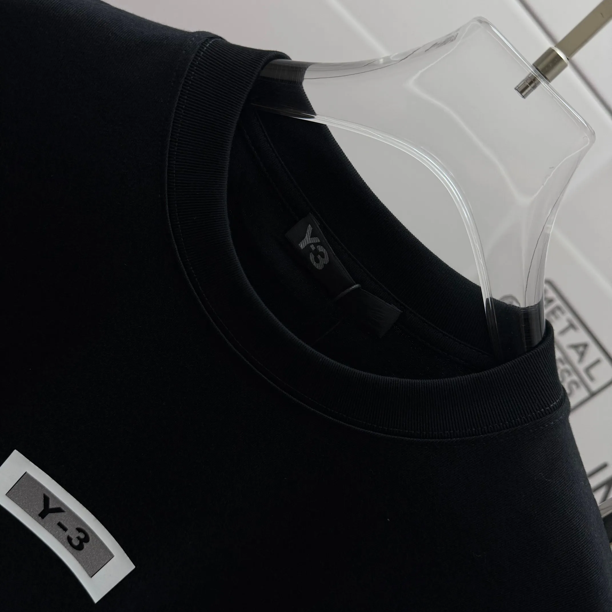 # 90 Y 3*Yamamoto*Yoji 2025 Spring and Summer New Arrival Simple signature letter thick plate silicone three-dimensional craftsmanship Y-3 Customized double yarn plain cotton fabric Short-sleeved T-shirt Men and women Same Style Size: S (90-130 pounds) M (120-150 pounds) L (140-165 pounds) XL (160-180 pounds) XXL (180 pounds) Color: Black White