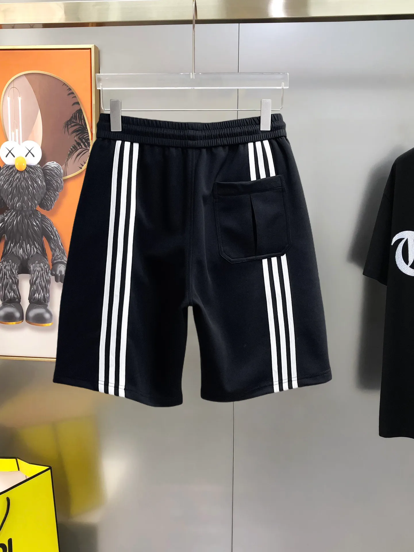 Y 3 Complete three standards 2026 summer New Arrival men's casual shorts, advanced custom-made Breathable fabric Breathable fabric with high elasticity and comfort, impeccable details, top-grade accessories, original logo design concept, delicate and soft feel! The upper body fit is awesome! Size: M-XXXL Please state your height and weight when ordering