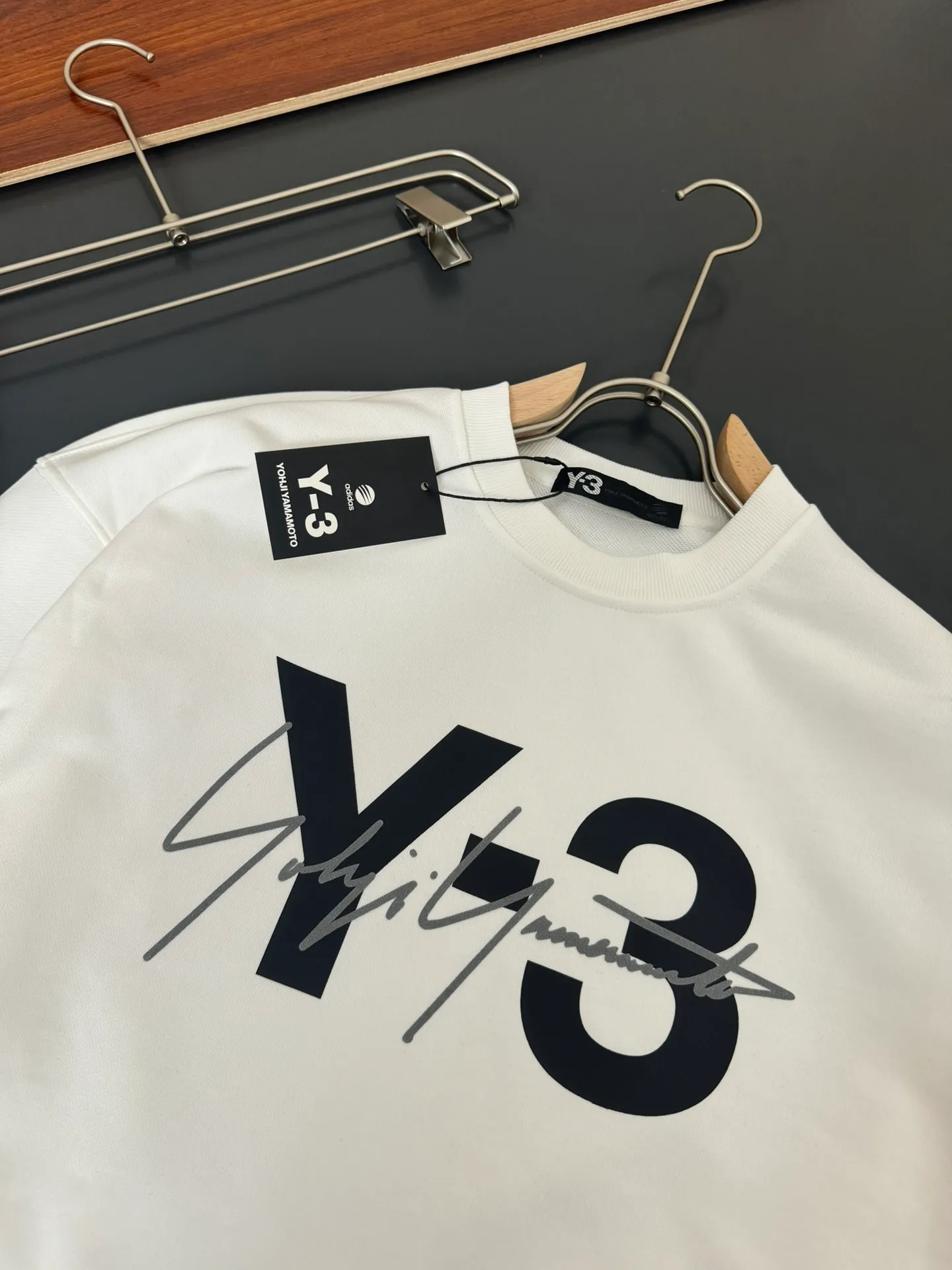 Y-3*Yoji Yamamoto*The most New Arrival round neck fashion long-sleeved sweatshirt in autumn and winter, foam ➕ printing process logo design, pure cotton fabric! Comfortable against the skin, durable and easy to wear, meticulous original craftsmanship, a must-have for casual Versatile Sizes S M L XL XXL