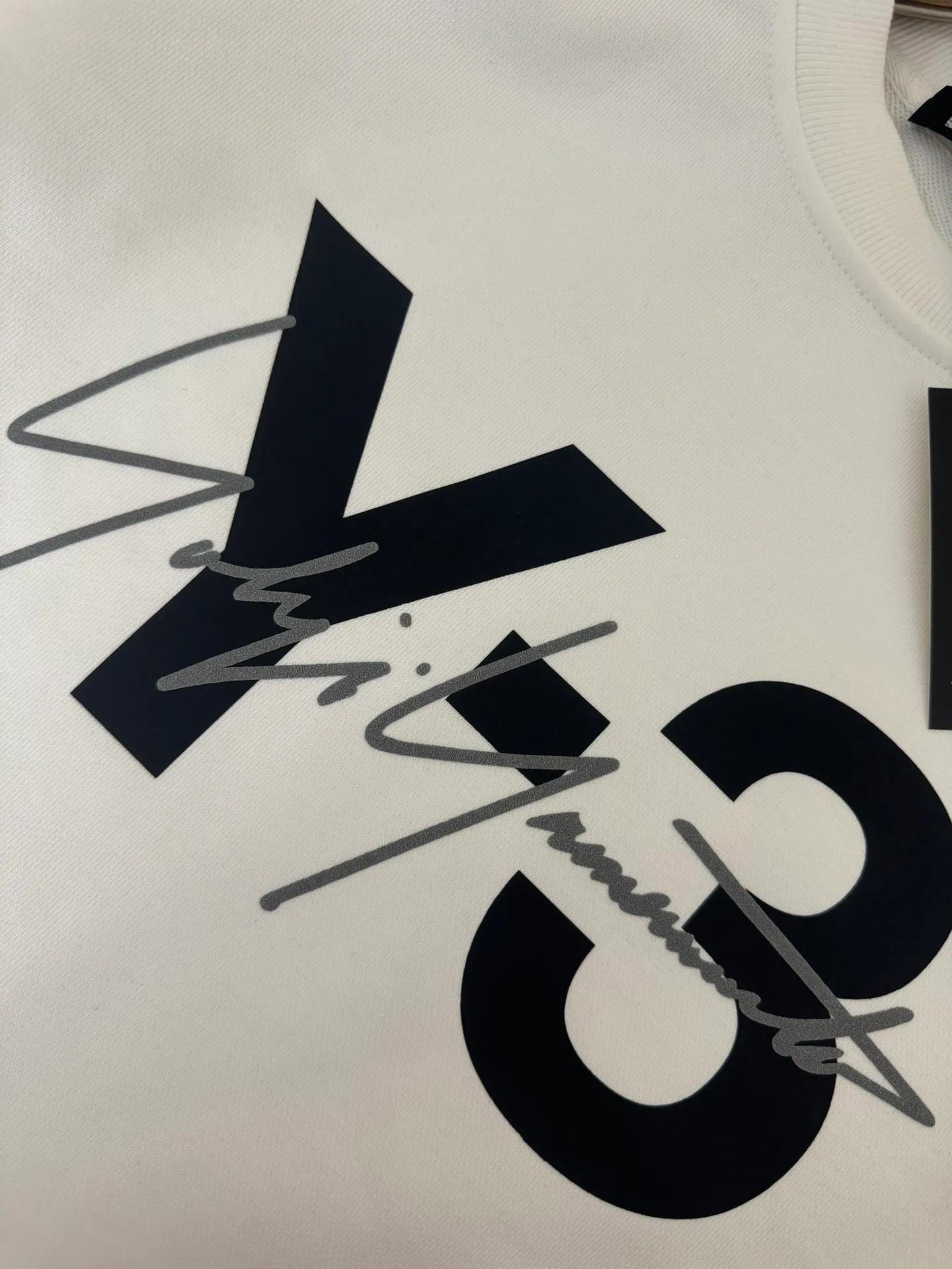 Y-3*Yoji Yamamoto*The most New Arrival round neck fashion long-sleeved sweatshirt in autumn and winter, foam ➕ printing process logo design, pure cotton fabric! Comfortable against the skin, durable and easy to wear, meticulous original craftsmanship, a must-have for casual Versatile Sizes S M L XL XXL