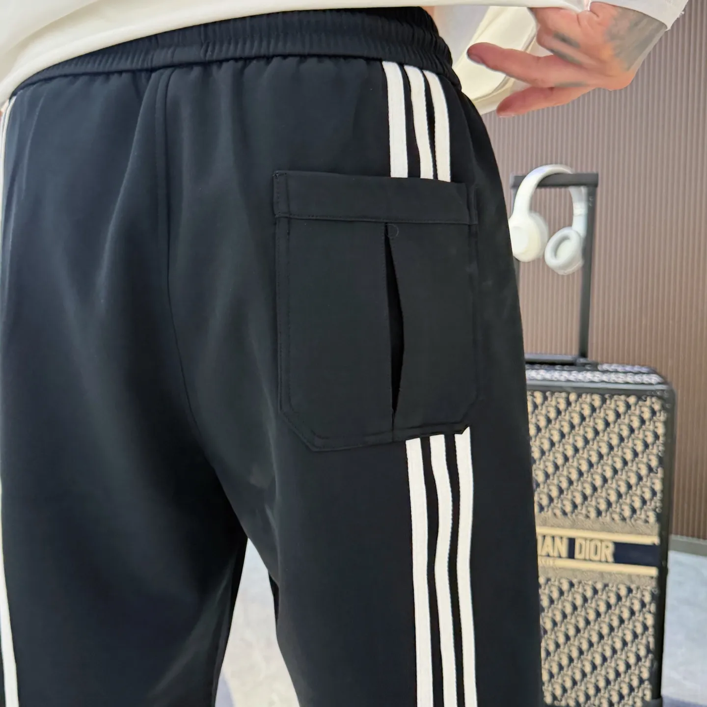 Y 3 Complete three standards 2026 summer New Arrival men's casual shorts, advanced custom-made Breathable fabric Breathable fabric with high elasticity and comfort, impeccable details, top-grade accessories, original logo design concept, delicate and soft feel! The upper body shape is awesome! Size: M-XXXL Please state your height and weight when ordering