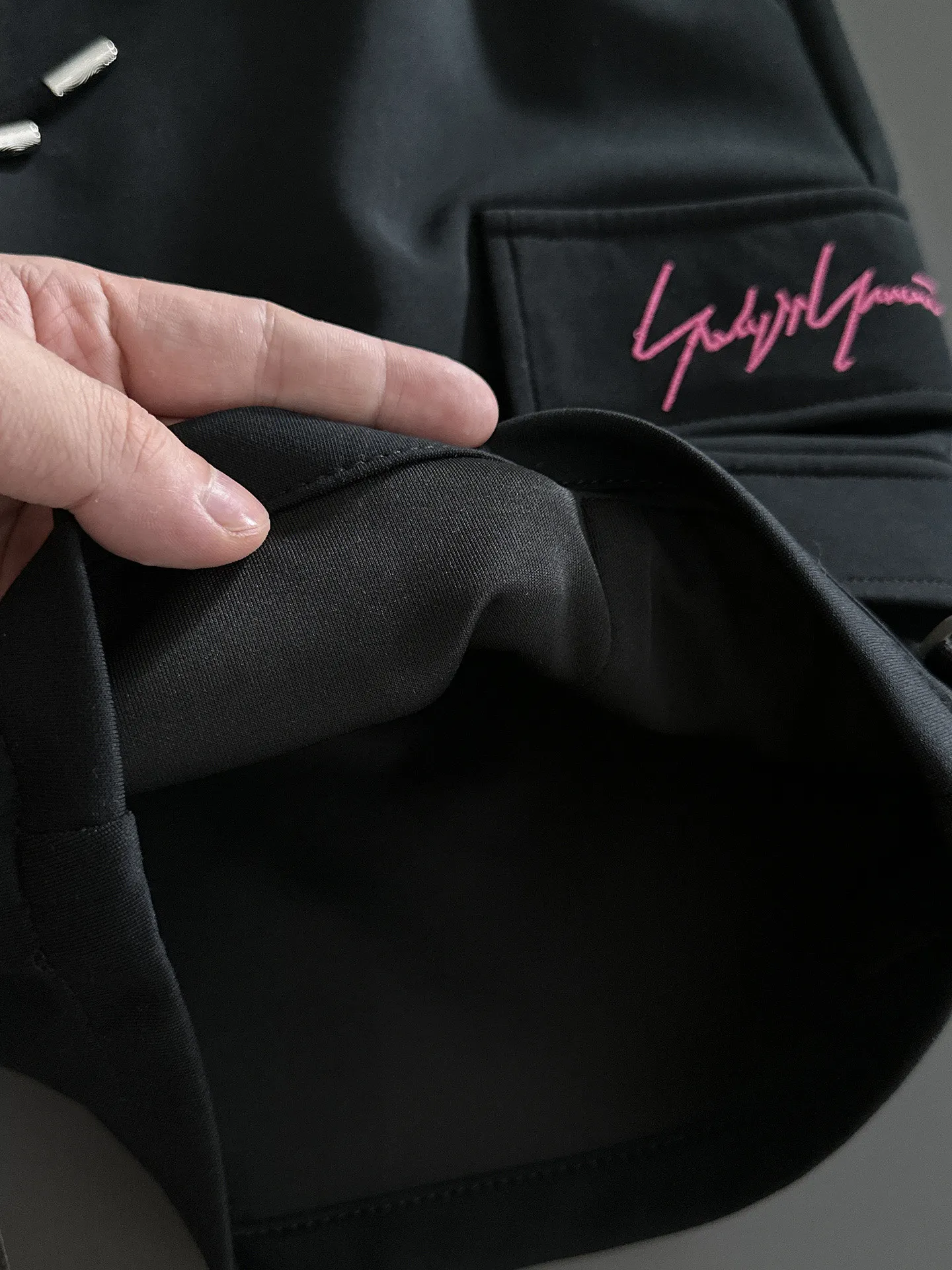 Y 3 Complete three standards 2026 summer New Arrival men's casual shorts, advanced custom-made Breathable fabric Breathable fabric with high elasticity and comfort, impeccable details, top-grade accessories, original logo design concept, delicate and soft feel! The upper body fit is awesome! Size: M-XXXL Please state your height and weight when ordering