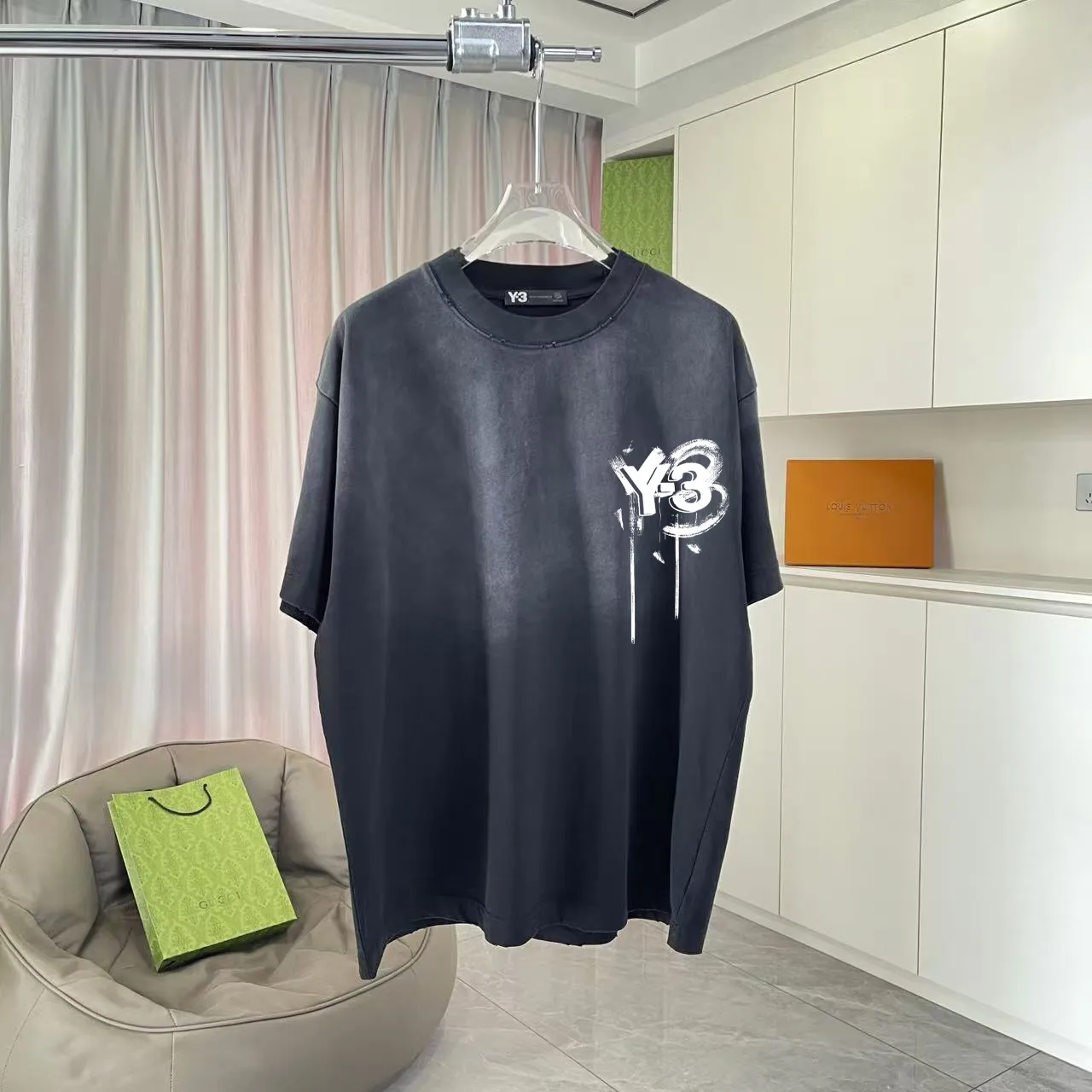 Y-3 2025 Summer New Arrival Washed gradient old and worn Personalized letter logo printing Short-sleeved T-shirt Customized fabric g Men and women Same Style Size: S M L XL XXL Five sizes Color: Black White Gradient black Gradient red