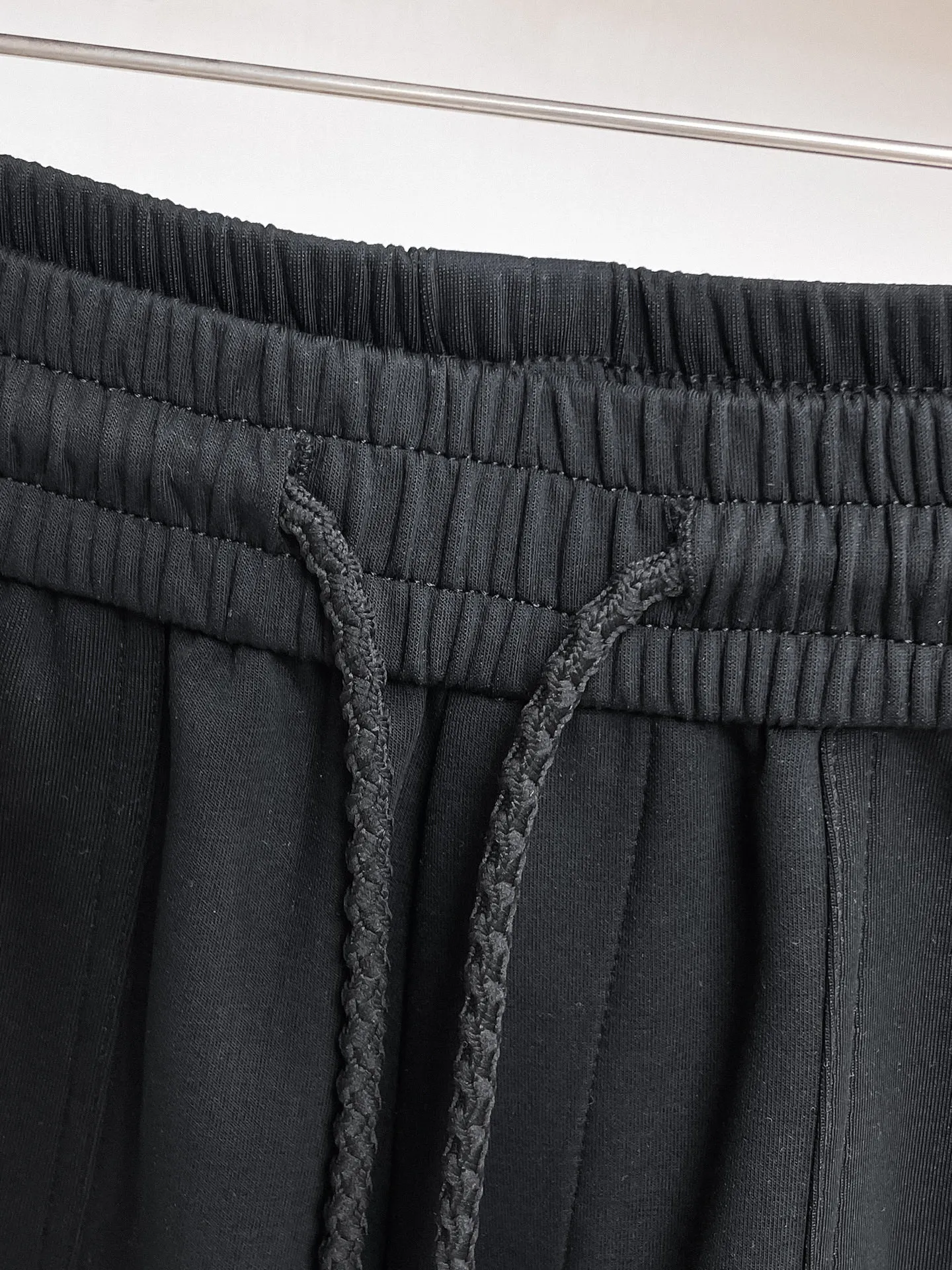 Y 3 Complete three standards 2026 summer New Arrival men's casual shorts, advanced custom-made Breathable fabric Breathable fabric with high elasticity and comfort, impeccable details, top-grade accessories, original logo design concept, delicate and soft feel! The upper body shape is awesome! Size: M-XXXL Please state your height and weight when ordering