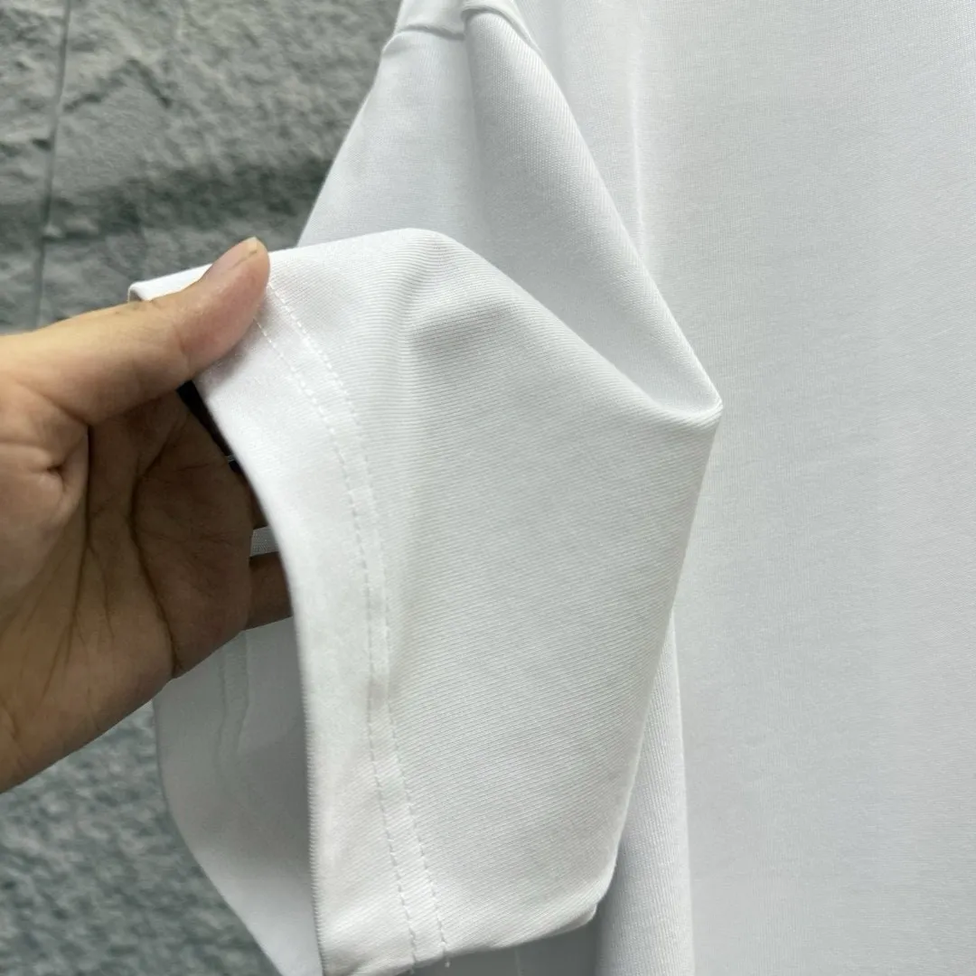 Y 3*Yamamoto*Yoji 2025 Spring and Summer New Arrival Simple signature letter embroidery Y-3 printing on the back Customized double yarn plain cotton fabric Short-sleeved T-shirt Men and women Same Style Size: S (90-130 pounds) M (120-150 pounds) L (140-165 pounds) XL (160-180 pounds) XXL (180 pounds) Color: Black White