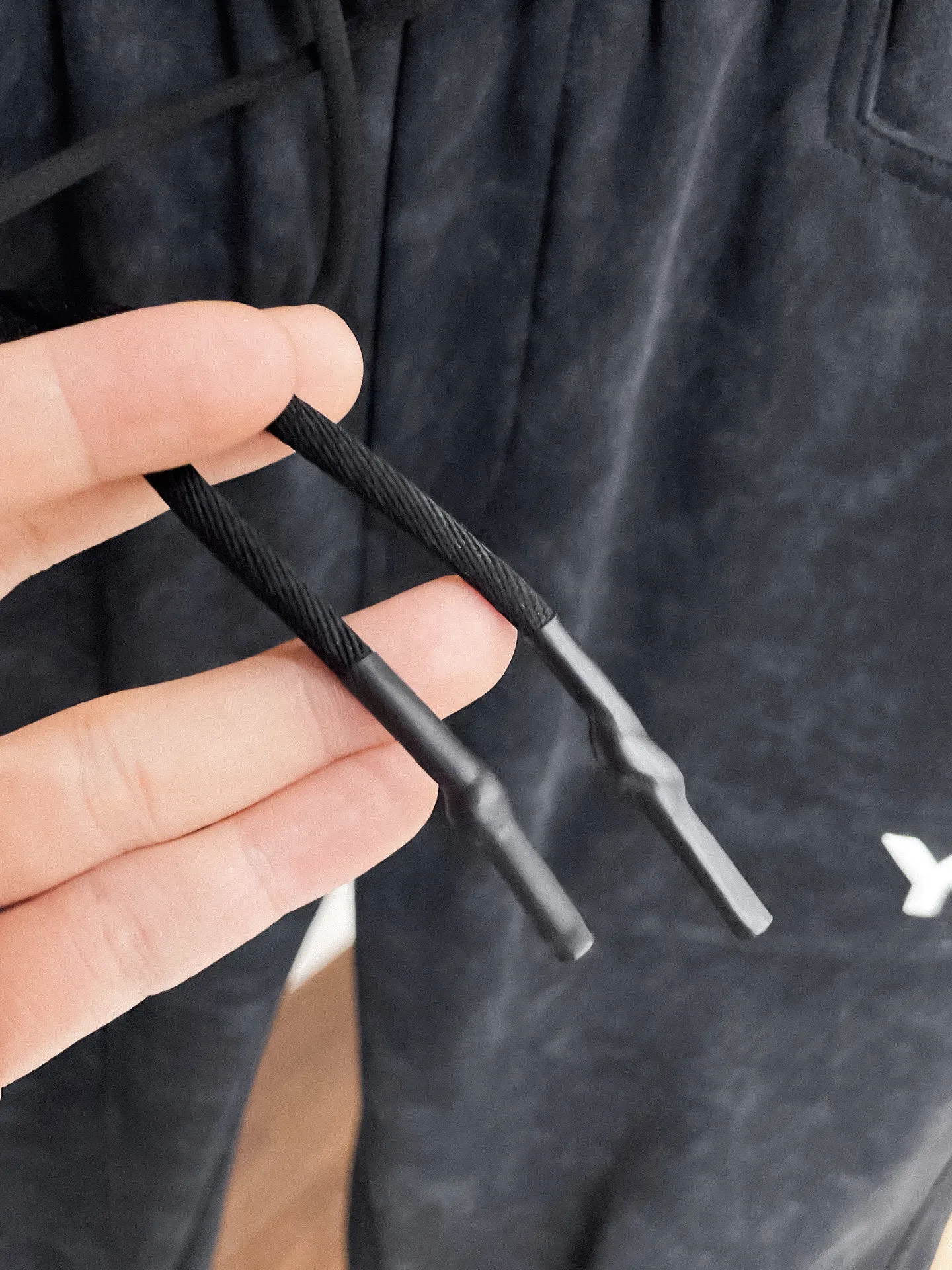 Y 3 🆕2026 Autumn and Winter New Arrival trousers and casual pants🎁 are on sale simultaneously on the official website. Brand Classic LOGO casual pants, customized fabrics, excellent comfort and strong touch. Highly recognisable, perfect appearance and craftsmanship. Size:M-3XL