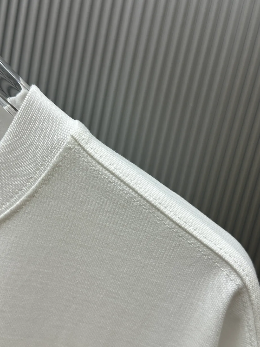 (Strictly control Quality) Style: Yamamoto-Yoji.Y-3 short-sleeved T-shirt Fabric: Double weight yarn 100% cotton Rib: Weight Sorona 1*1 trendy brand Process: Printing Color: White Night Blue Blue Cool Blue Floral Gray Black Size: M—4XL No gender distinction Men and women Same Style