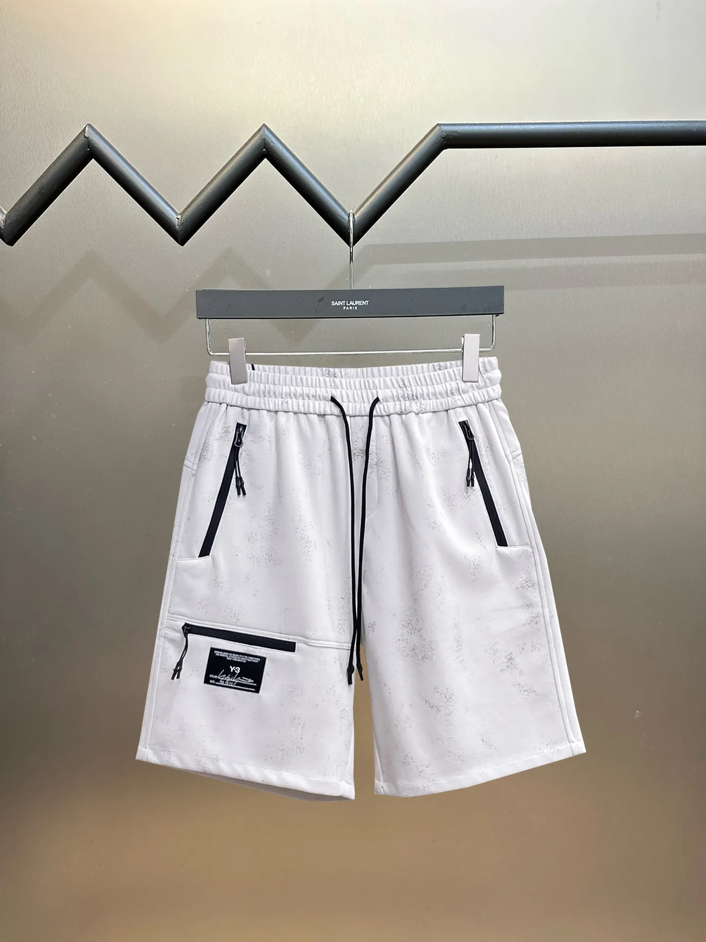 Y 3 Complete three standards 2026 summer New Arrival men's casual shorts, advanced custom-made Breathable fabric Breathable fabric with high elasticity and comfort, impeccable details, top-grade accessories, original logo design concept, delicate and soft feel! The upper body fit is awesome! Size: M-XXXL Please state your height and weight when ordering
