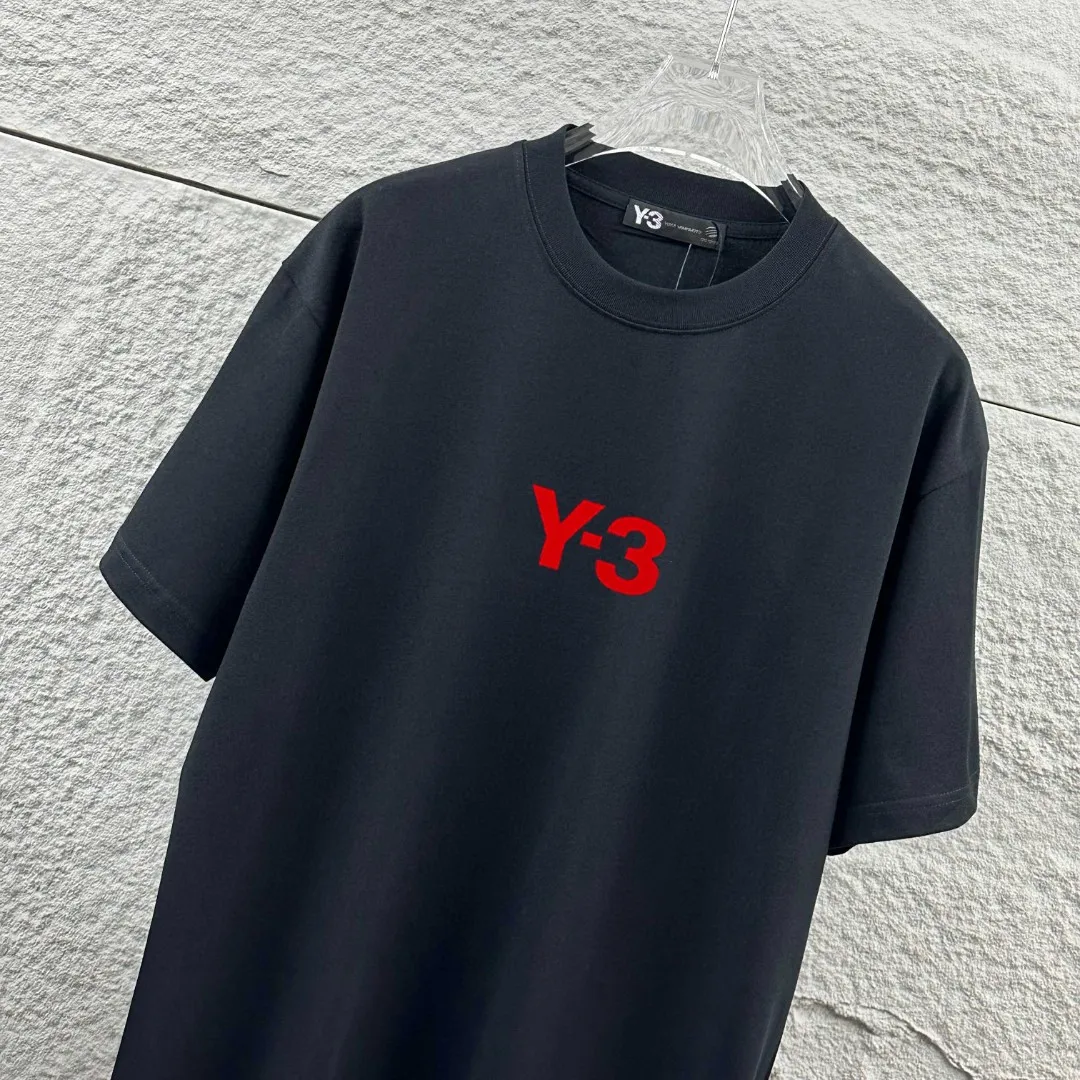 Y 3*Yamamoto*Yoji 2026 Spring and Summer New Arrival Simple signature letter thick plate flocking three-dimensional technology Y-3 Customized double yarn plain cotton fabric Short-sleeved T-shirt Men and women Same Style Color: Black White Size: S (90-130 pounds) M (120-150 pounds) L (140-165 pounds) XL (160-180 pounds) XXL (180 kilograms)