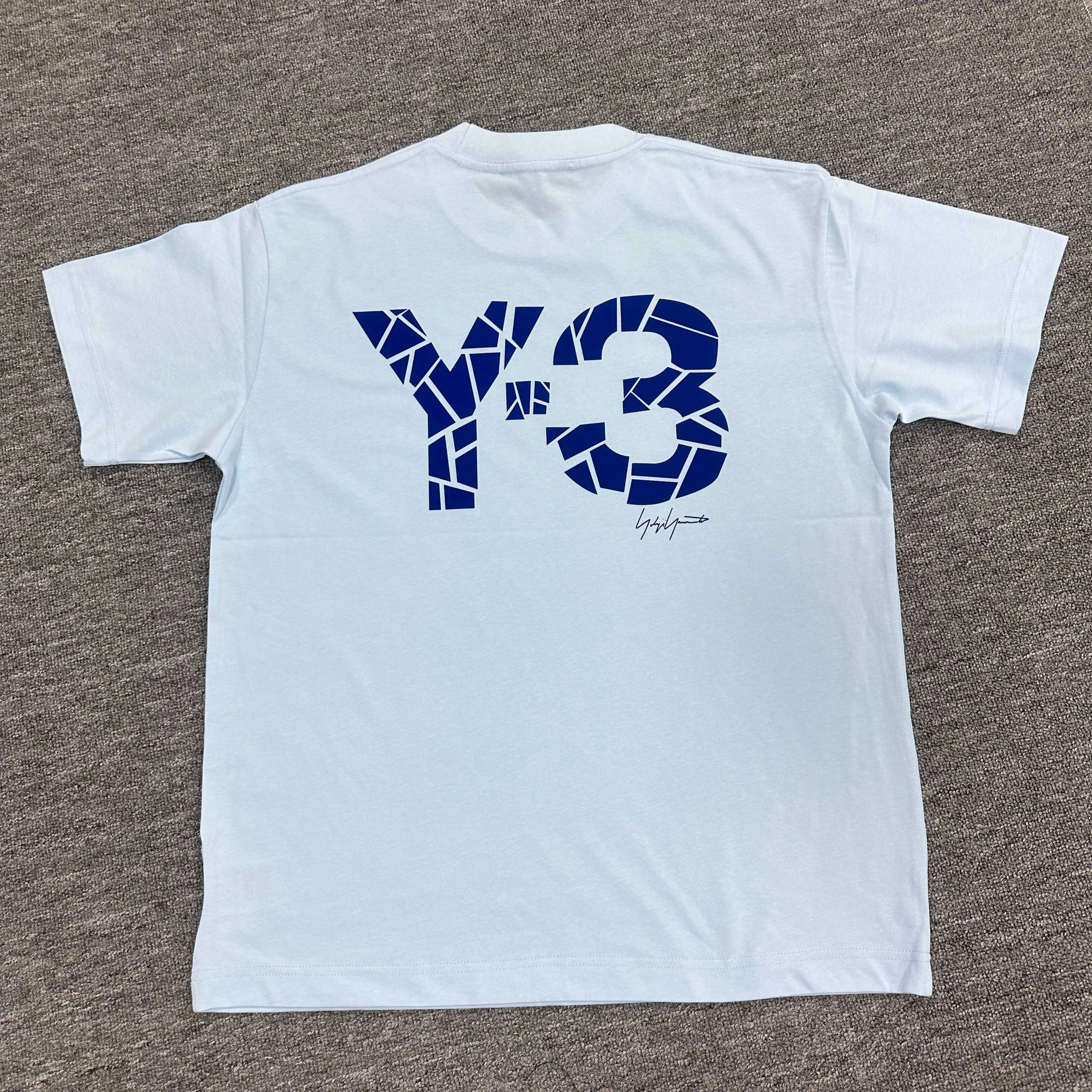 Y 3*Yamamoto*Yoji 2025 Spring and Summer New Arrival Simple signature letters three-dimensional flocking three-dimensional technology Y-3 Customized double yarn plain cotton fabric Short-sleeved T-shirt Men and women Same Style Color: Black White Light Pink Light Blue Size: S (90-130 catties) M (120-150 catties) L (140-165 catties) XL (160-180 catties) XXL (180 pounds)