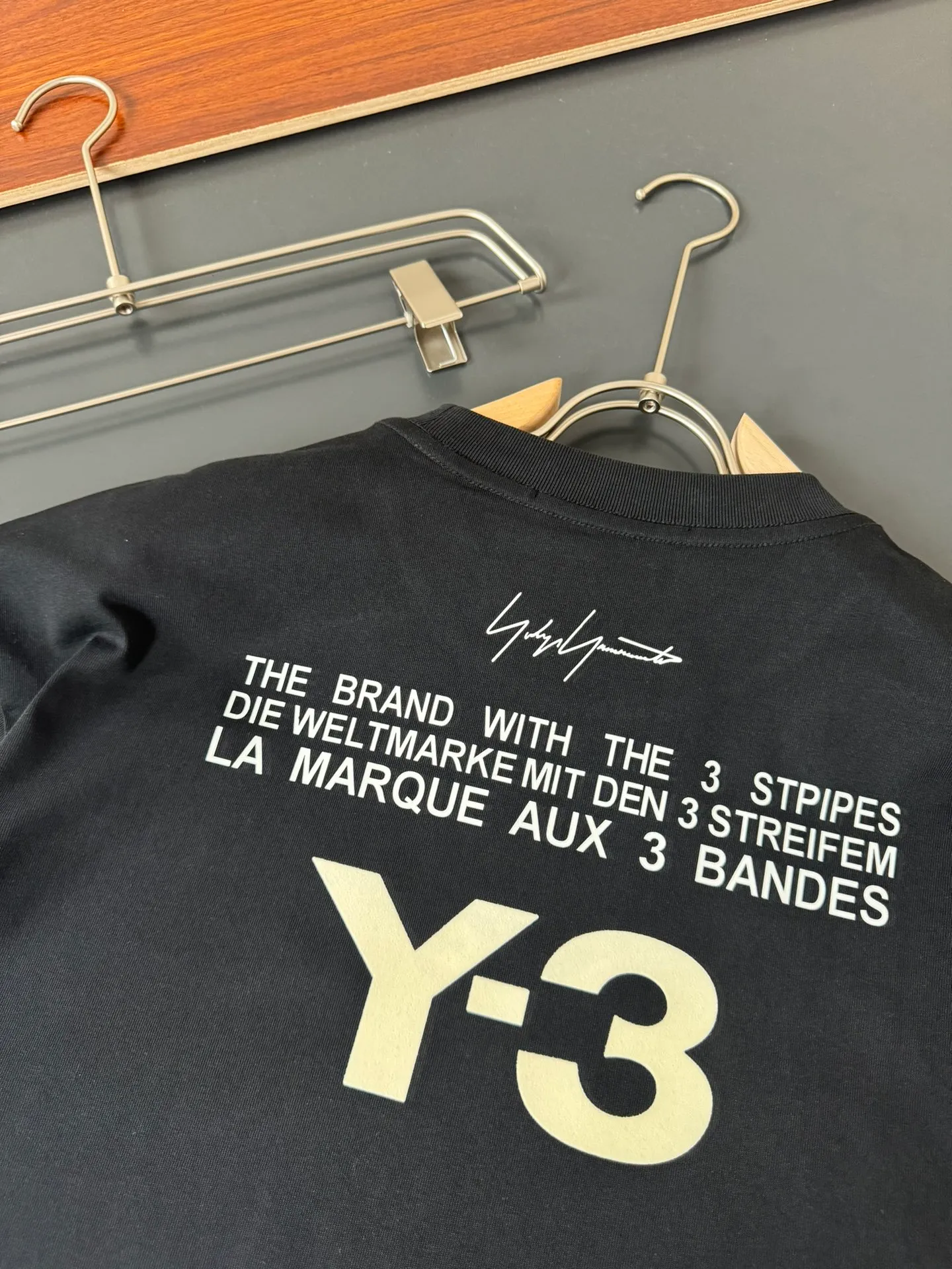 Y-3*Yoji Yamamoto*The most New Arrival round neck fashionable short-sleeved T-shirt in spring and summer, flocking➕printing process logo design, heavyweight pure cotton double yarn pure cotton fabric! Comfortable against the skin, durable and easy to wear, meticulous original craftsmanship, a must-have for casual Versatile Sizes S M L XL XXL