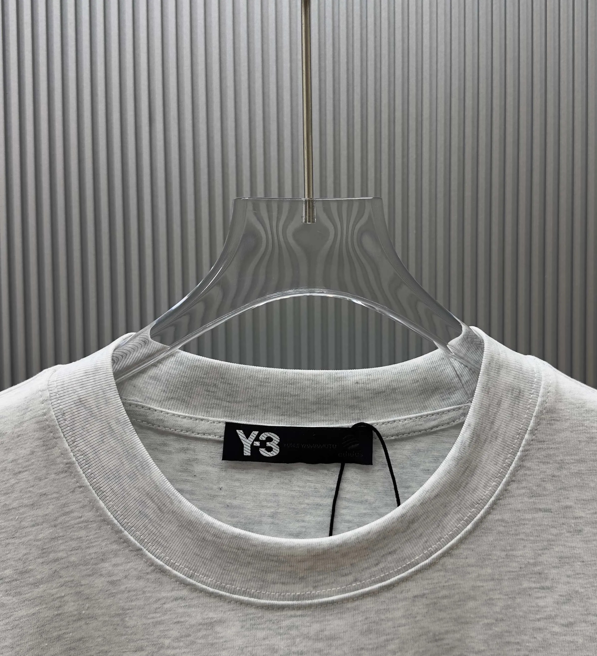 (Strictly control Quality) Style: Yamamoto-Yoji.Y-3 short-sleeved T-shirt Fabric: Double weight yarn 100% cotton Rib: Weight Sorona 1*1 trendy brand Process: Printing Color: White Night Blue Blue Cool Blue Floral Gray Black Size: M—4XL No gender distinction Men and women Same Style