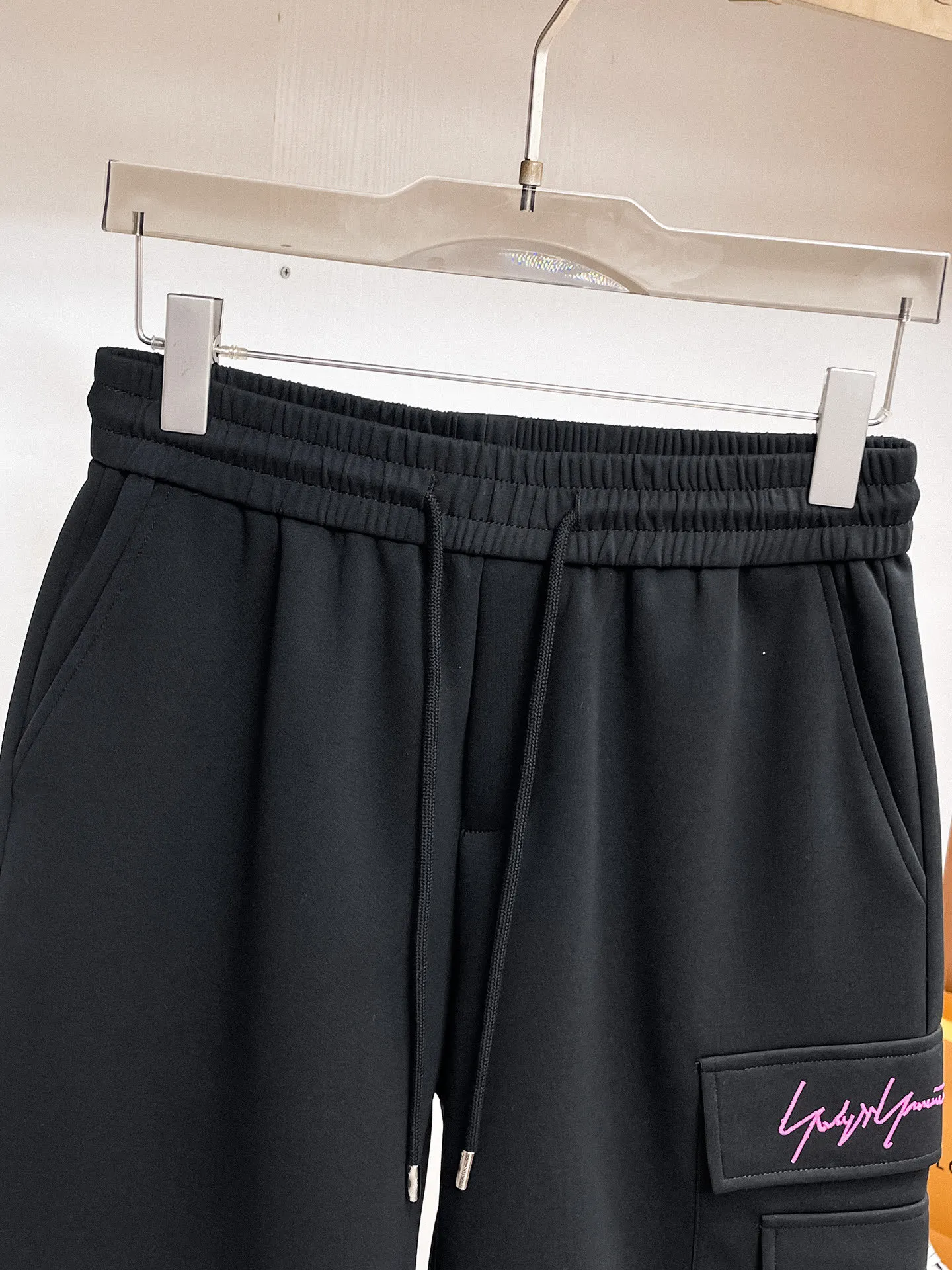 Y 3 Complete three standards 2026 summer New Arrival men's casual shorts, advanced custom-made Breathable fabric Breathable fabric with high elasticity and comfort, impeccable details, top-grade accessories, original logo design concept, delicate and soft feel! The upper body fit is awesome! Size: M-XXXL Please state your height and weight when ordering