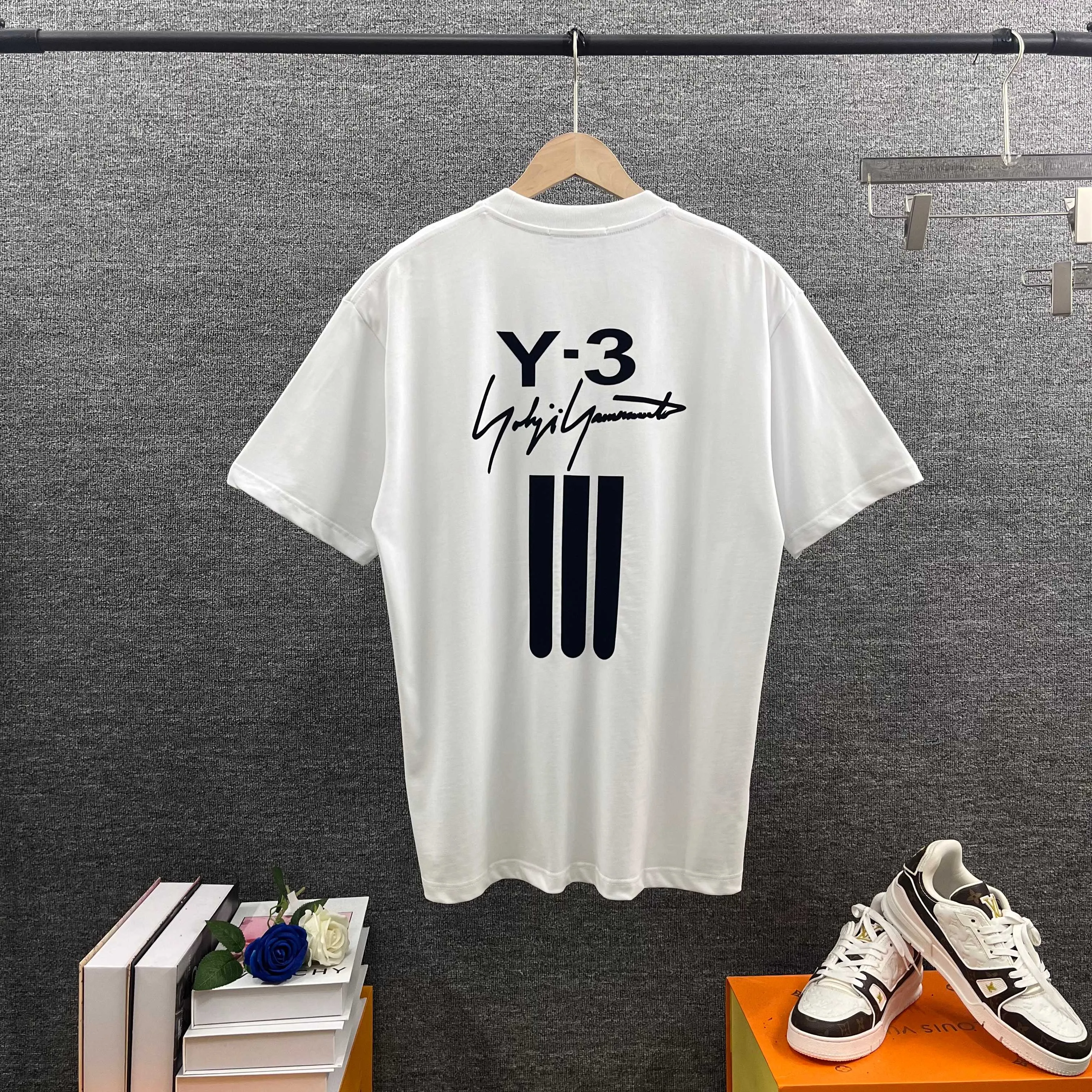 Y 3* * *yoji 2026 spring and summer New Arrival Classic signature letter flocking logo technology Y-3 signature model Double yarn custom plain cotton fabric Short-sleeved T-shirt Men and women Same Style Color: Black White Wine Red Size: S (90-130 pounds) M (120-150 pounds) L (140-165 pounds) XL (160-180 pounds) XXL (180 pounds)