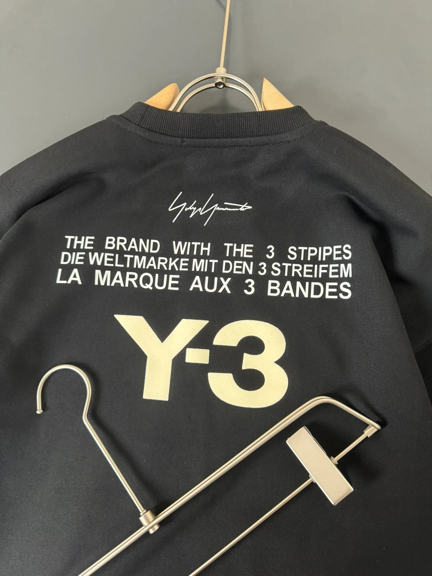 Y-3*Yoji Yamamoto*The most New Arrival round neck fashionable long-sleeved sweatshirt in autumn and winter, flocking➕printing process logo design, pure cotton fabric! Comfortable against the skin, durable and easy to wear, meticulous original craftsmanship, a must-have for casual Versatile Sizes S M L XL XXL