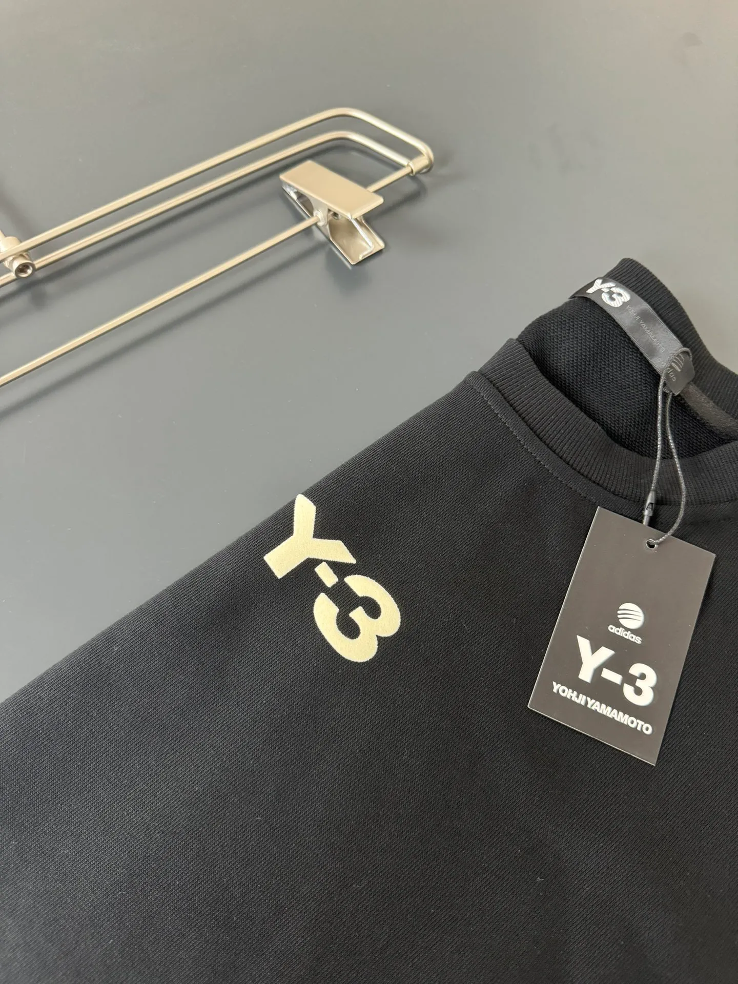 Y-3*Yoji Yamamoto*The most New Arrival round neck fashionable long-sleeved sweatshirt in autumn and winter, flocking➕printing process logo design, pure cotton fabric! Comfortable against the skin, durable and easy to wear, meticulous original craftsmanship, a must-have for casual Versatile Sizes S M L XL XXL