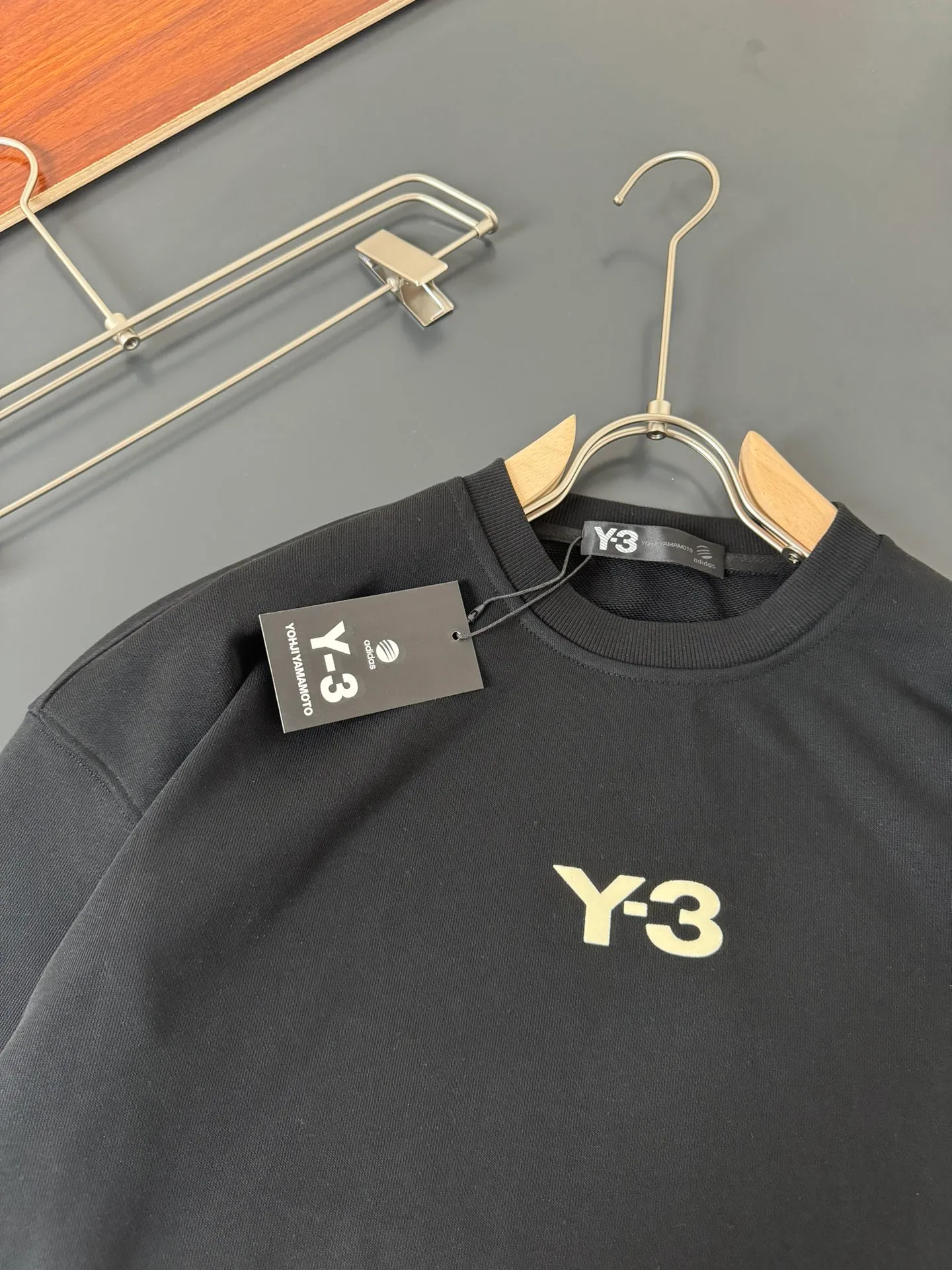 Y-3*Yoji Yamamoto*The most New Arrival round neck fashionable long-sleeved sweatshirt in autumn and winter, flocking➕printing process logo design, pure cotton fabric! Comfortable against the skin, durable and easy to wear, meticulous original craftsmanship, a must-have for casual Versatile Sizes S M L XL XXL