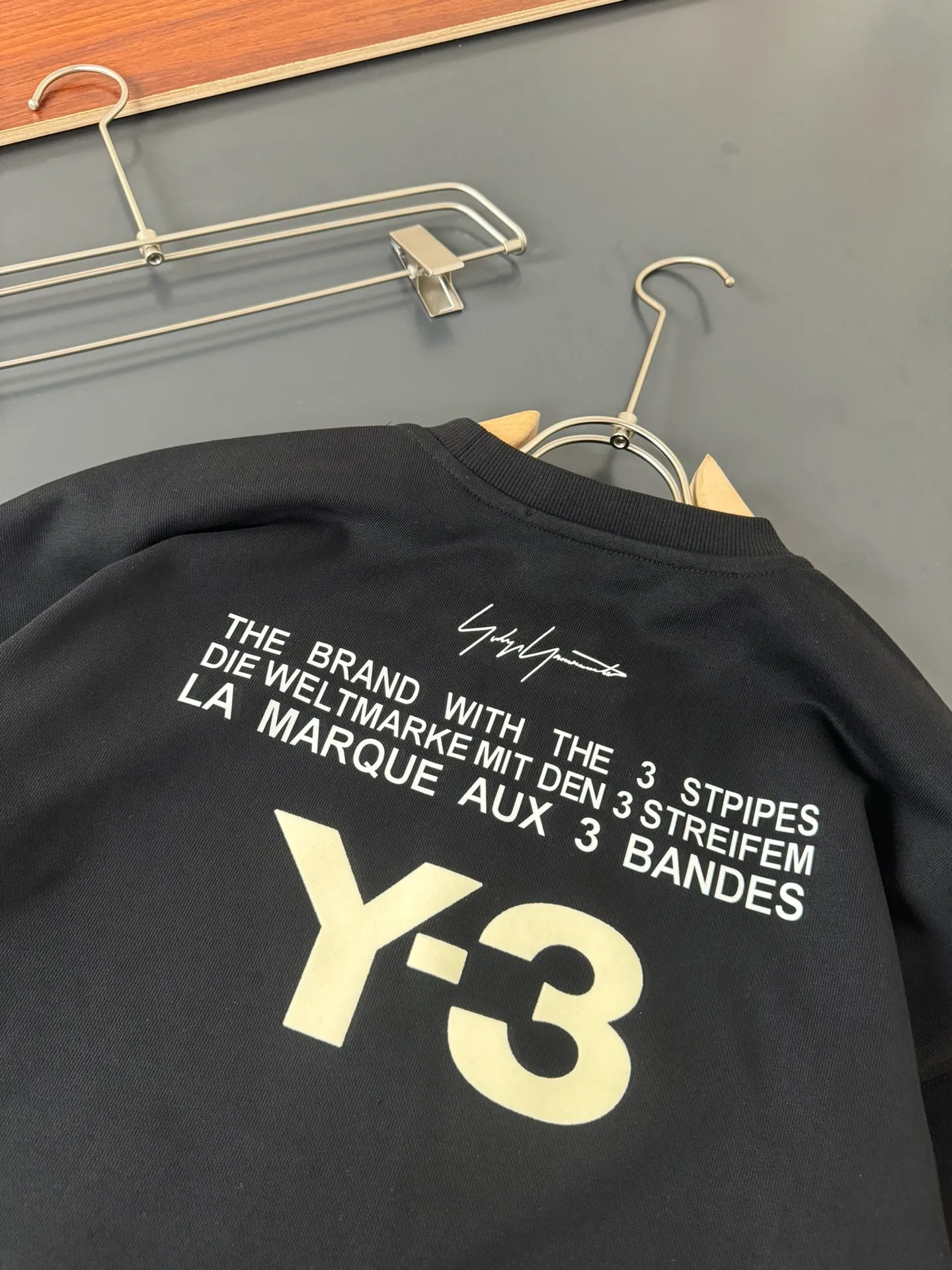 Y-3*Yoji Yamamoto*The most New Arrival round neck fashionable long-sleeved sweatshirt in autumn and winter, flocking➕printing process logo design, pure cotton fabric! Comfortable against the skin, durable and easy to wear, meticulous original craftsmanship, a must-have for casual Versatile Sizes S M L XL XXL