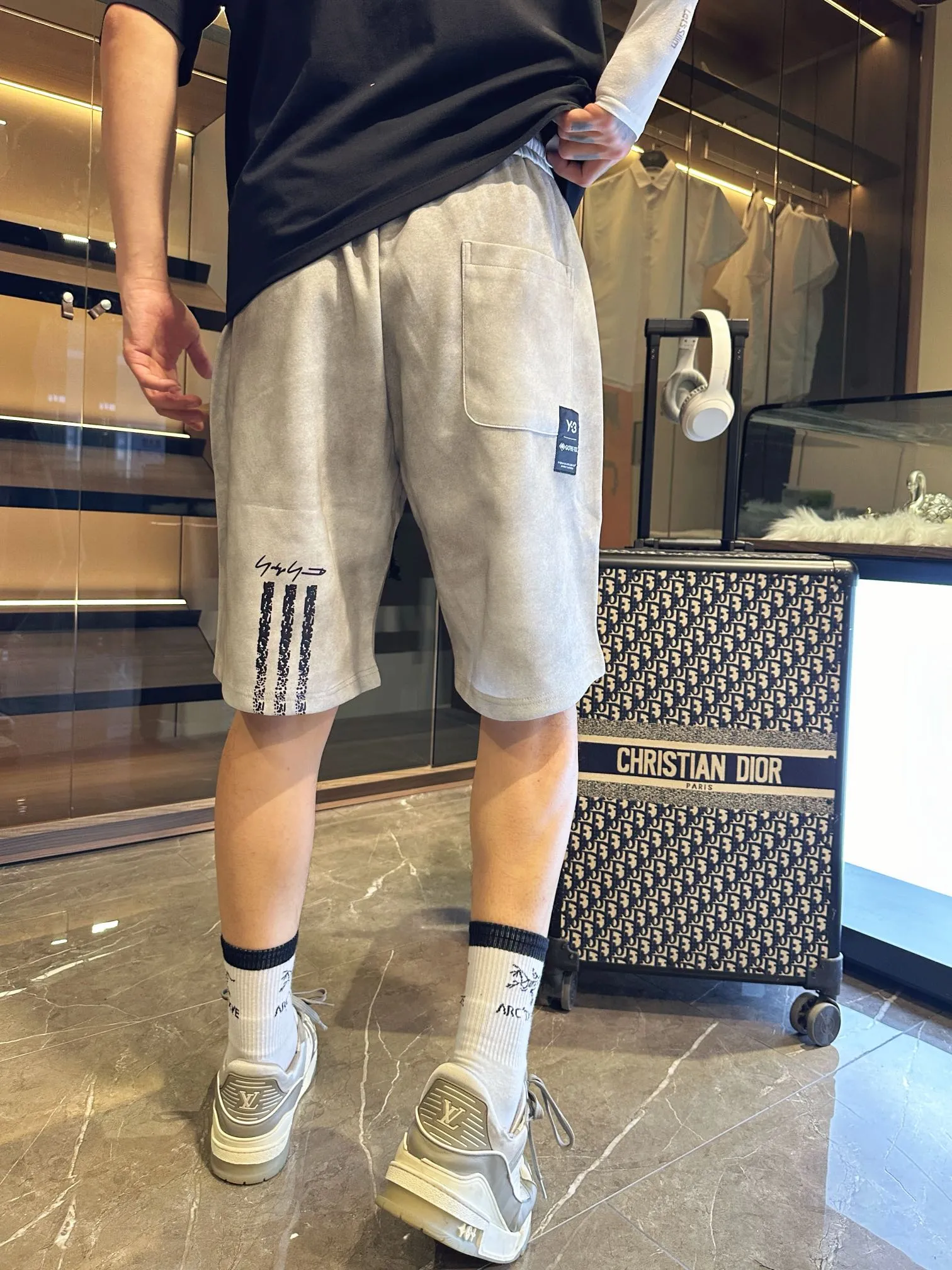 Y 3 Complete three standards 2026 summer New Arrival men's casual shorts, advanced custom-made Breathable fabric Breathable fabric with high elasticity and comfort, impeccable details, top-grade accessories, original logo design concept, delicate and soft feel! The upper body shape is awesome! Size: M-XXXL Please state your height and weight when ordering