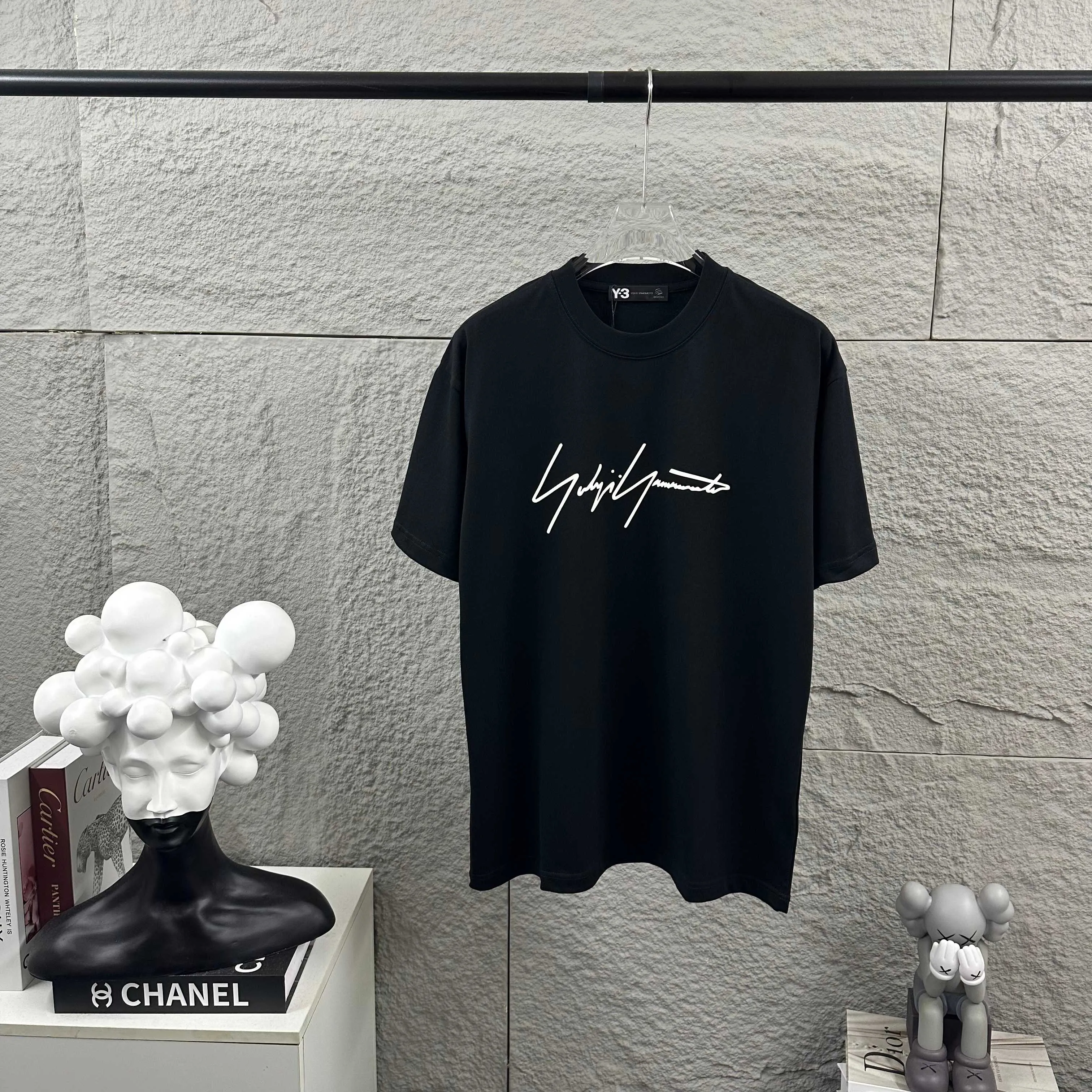 Y 3*Yamamoto*Yoji 2026 Spring and Summer New Arrival Simple signature letter thick plate silicone three-dimensional technology Y-3 Customized double yarn plain cotton fabric Short-sleeved T-shirt Men and women Same Style Color: Black White Flower Gray Angola Red Size: S (90-130 catties) M (120-150 catties) L (140-165 catties) XL (160-180 catties) XXL (180 pounds)