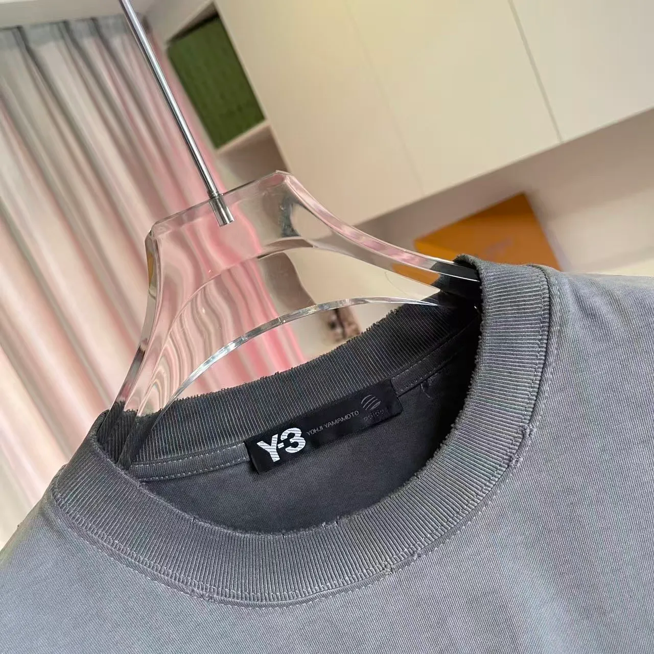 Y-3 2026 Summer New Arrival Washed, distressed, personalized letter logo print, short-sleeved T-shirt, customized fabric g Men and women Same Style Size: S M L XL XXL Five sizes Color: White Brown Purple Gray