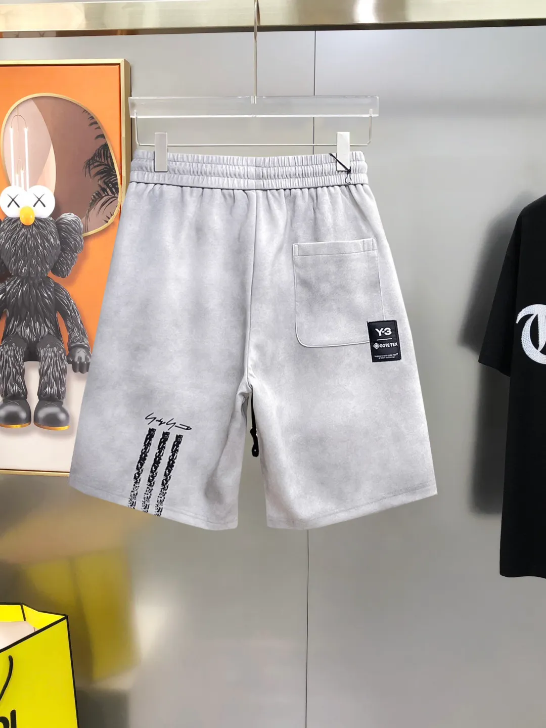 Y 3 Complete three standards 2026 summer New Arrival men's casual shorts, advanced custom-made Breathable fabric Breathable fabric with high elasticity and comfort, impeccable details, top-grade accessories, original logo design concept, delicate and soft feel! The upper body fit is awesome! Size: M-XXXL Please state your height and weight when ordering