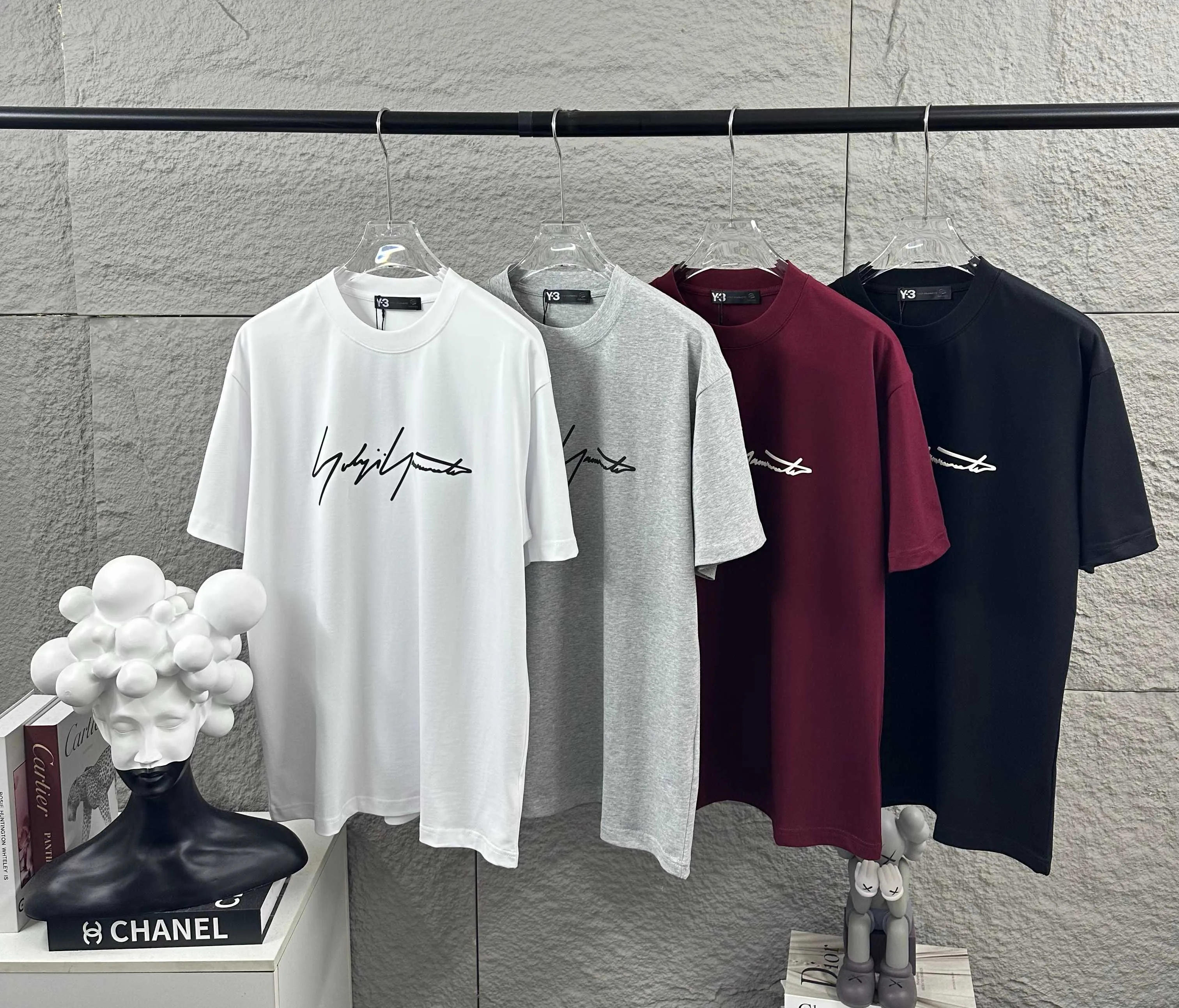 Y 3*Yamamoto*Yoji 2026 Spring and Summer New Arrival Simple signature letter thick plate silicone three-dimensional technology Y-3 Customized double yarn plain cotton fabric Short-sleeved T-shirt Men and women Same Style Color: Black White Flower Gray Angola Red Size: S (90-130 catties) M (120-150 catties) L (140-165 catties) XL (160-180 catties) XXL (180 pounds)