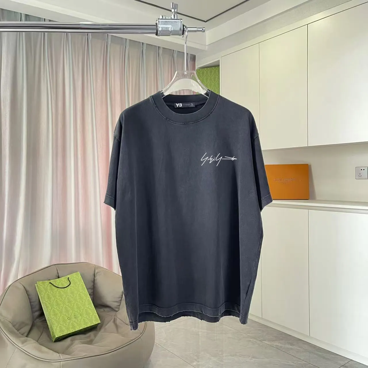 Y-3 2025 Summer New Arrival Washed gradient old and worn Personalized letter logo printing Short-sleeved T-shirt Customized fabric g Men and women Same Style Size: S M L XL XXL Five sizes Color: Black Gray Gradient black Gradient red