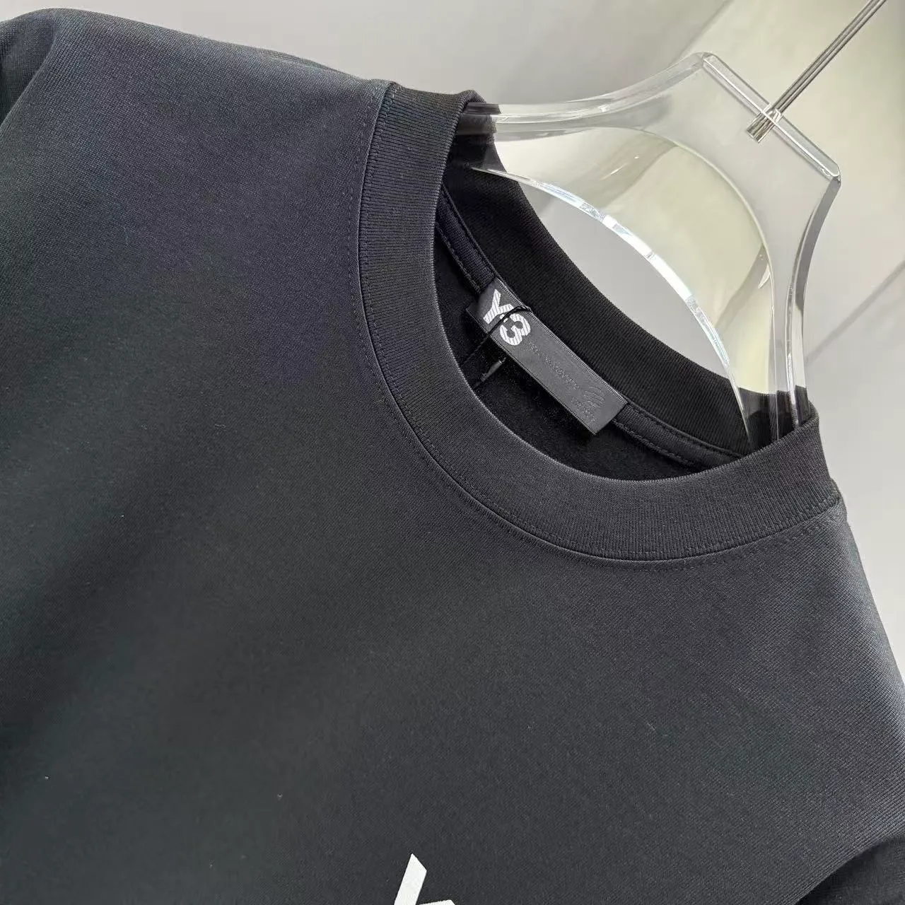 Y 3 Yohji Yamamoto 2026 Spring and Summer New Arrival short-sleeved T-shirt Customized pure cotton letter logo flocking Color: Black White Color Sizes: S M L XL XXL