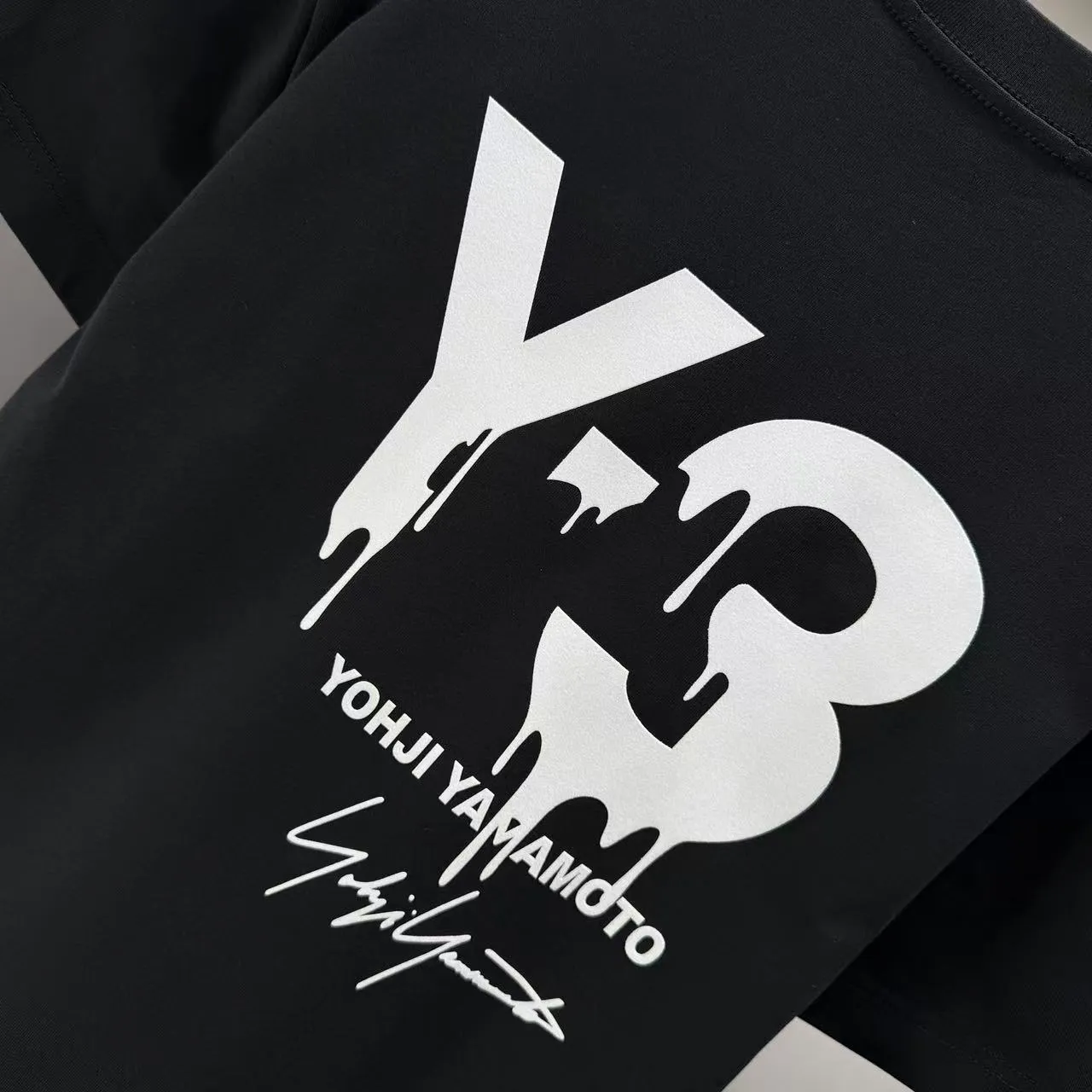 Y 3 Yohji Yamamoto 2026 Spring and Summer New Arrival short-sleeved T-shirt Customized pure cotton letter logo flocking Color: Black White Color Sizes: S M L XL XXL