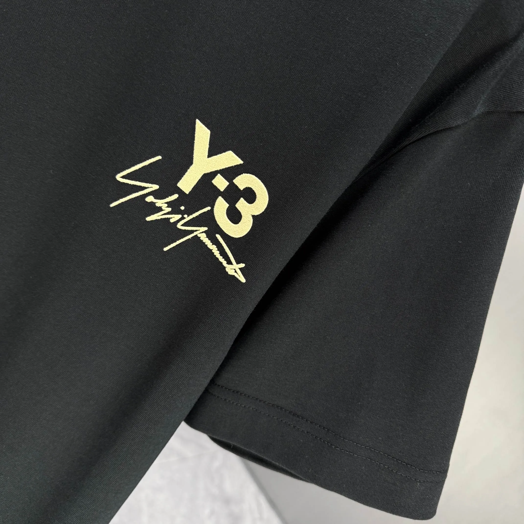 Y 3 Yohji Yamamoto 2026 Spring and Summer New Arrival short-sleeved T-shirt Customized pure cotton letter logo flocking Color: Black White Color Sizes: S M L XL XXL