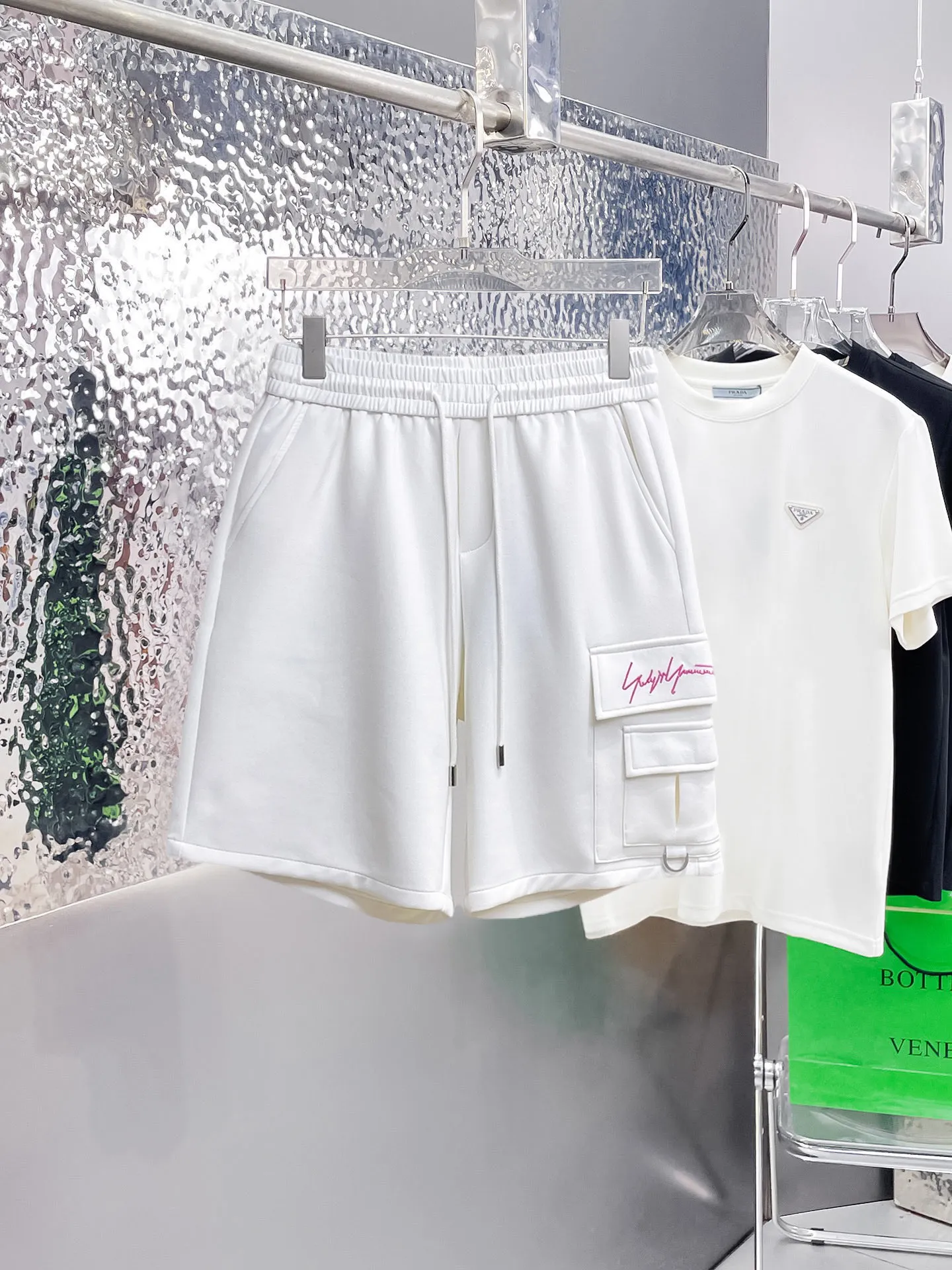 Y 3 Complete three standards 2026 summer New Arrival men's casual shorts, advanced custom-made Breathable fabric Breathable fabric with high elasticity and comfort, impeccable details, top-grade accessories, original logo design concept, delicate and soft feel! The upper body fit is awesome! Size: M-XXXL Please state your height and weight when ordering