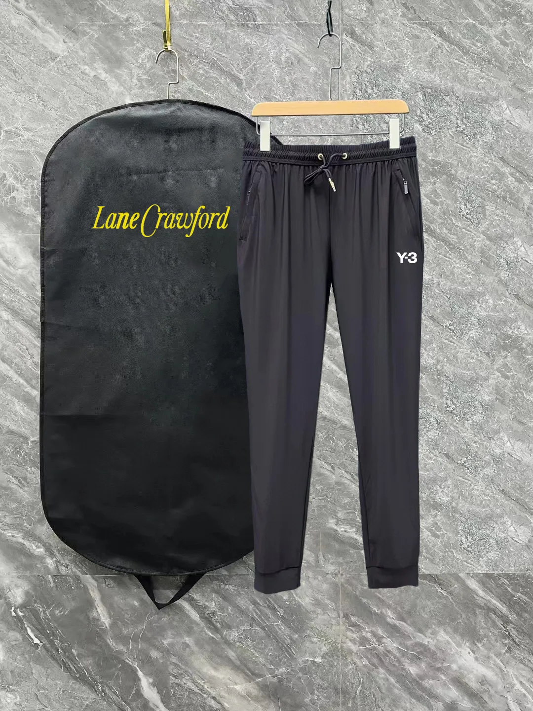 Y-3 Spring and Summer New Arrival two-color high-quality thin sports and leisure ice silk pants. Smooth, comfortable, anti-wrinkle and traceless pants. 🗯Soft texture, slightly elastic to the touch, cool ice silk pants. Elastic waistband, fashionable design 🗯 Neat and neat routing, suitable for both sports and leisure! Can be easily worn by all body types. Classic is available in two colors. 🗯New summer product Versatile is not picky. The upper body is very simple, handsome and stylish. It can be easily worn by men and women. Color: Black Gray Size: S-XL