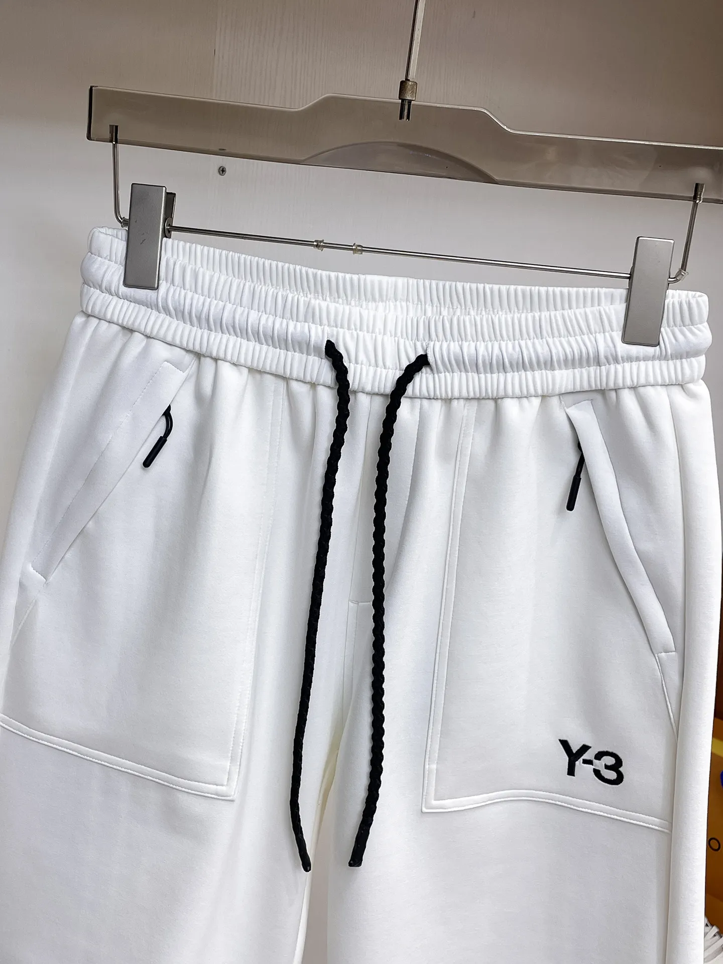 Y 3 Complete three standards 2026 summer New Arrival men's casual shorts, advanced custom-made Breathable fabric Breathable fabric with high elasticity and comfort, impeccable details, top-grade accessories, original logo design concept, delicate and soft feel! The upper body fit is awesome! Size: M-XXXL Please state your height and weight when ordering