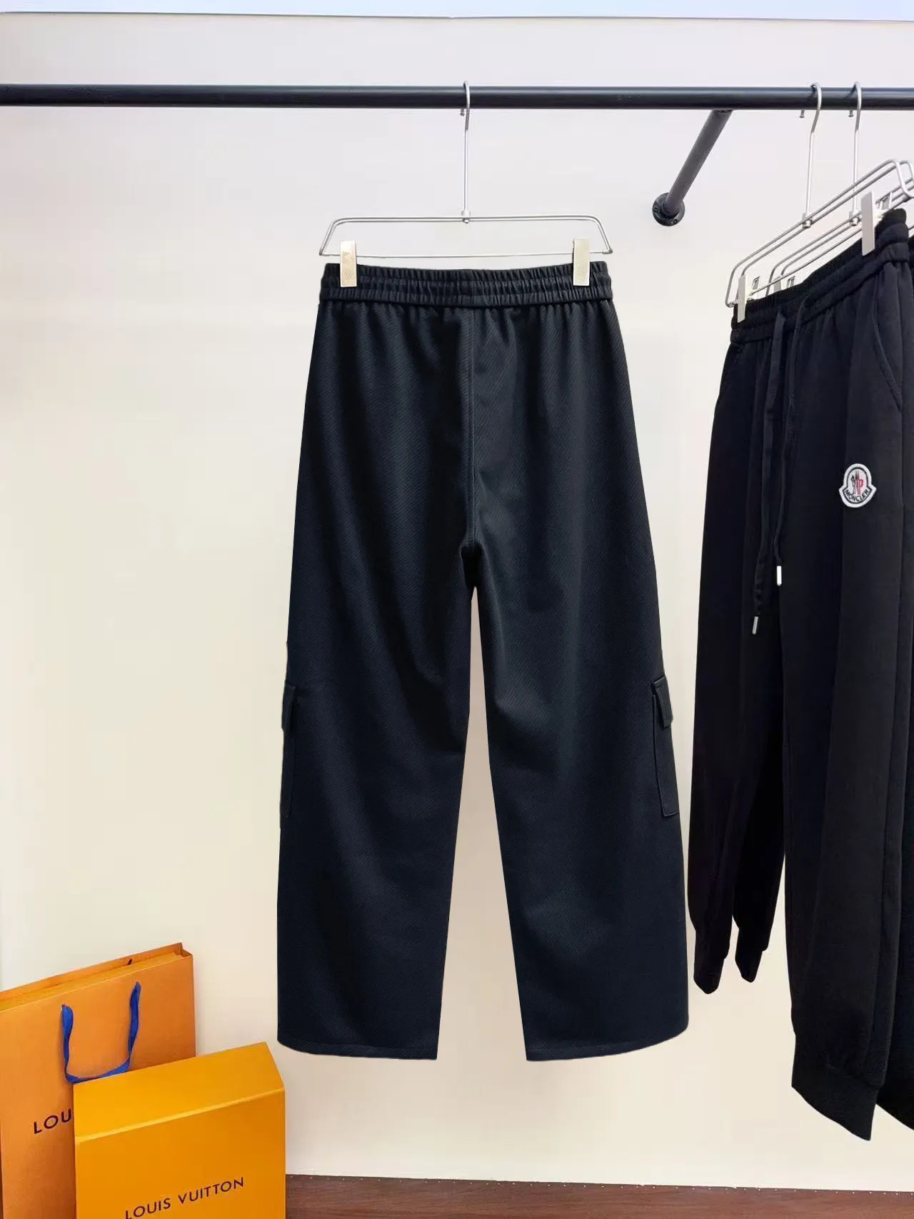 Y 3 [Higher version] The latest products for autumn and winter 2026, available at the counter simultaneously, original goods, fashionable casual trousers and casual pants, using imported original fabrics, top-grade embroidery 🪡 craft letter pattern logo, original hardware accessories decoration, simple yet fashionable, fashionable and handsome upper body, Sizes: M-3XL