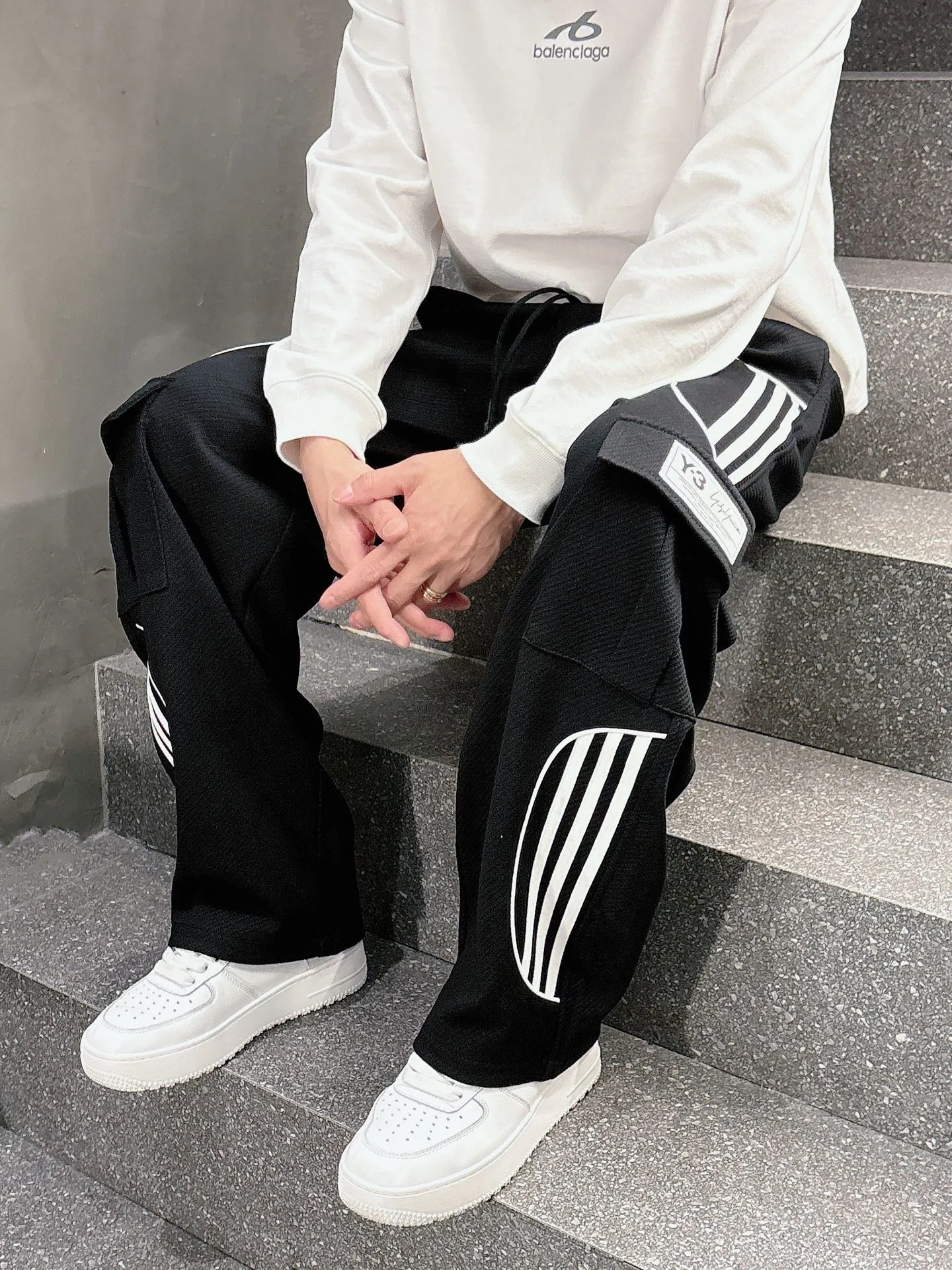 Y 3 [Higher version] The latest products for autumn and winter 2026, available at the counter simultaneously, original goods, fashionable casual trousers and casual pants, using imported original fabrics, top-grade embroidery 🪡 craft letter pattern logo, original hardware accessories decoration, simple yet fashionable, fashionable and handsome upper body, Sizes: M-3XL