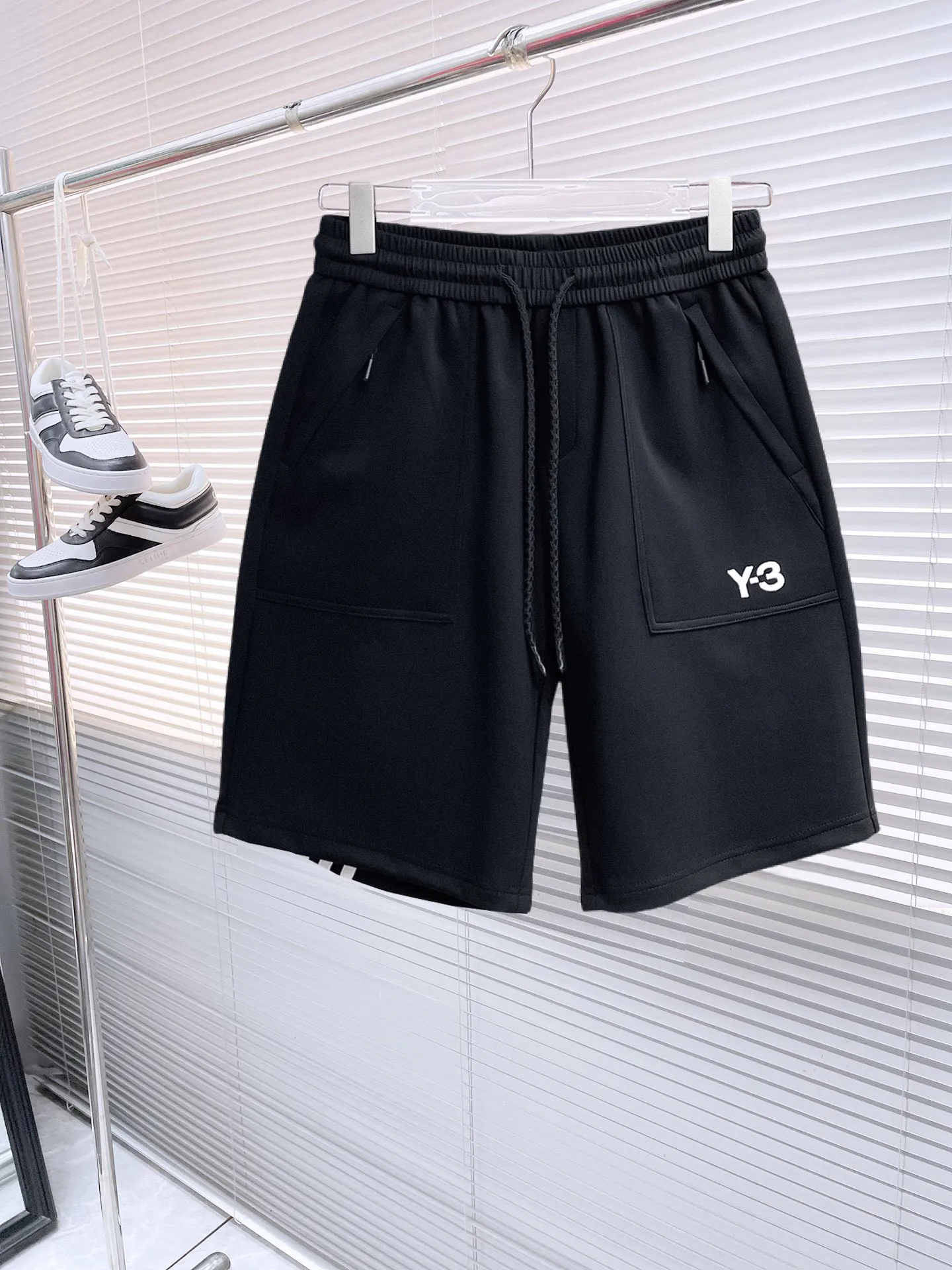 Y 3 Complete three standards 2026 summer New Arrival men's casual shorts, advanced custom-made Breathable fabric Breathable fabric with high elasticity and comfort, impeccable details, top-grade accessories, original logo design concept, delicate and soft feel! The upper body fit is awesome! Size: M-XXXL Please state your height and weight when ordering