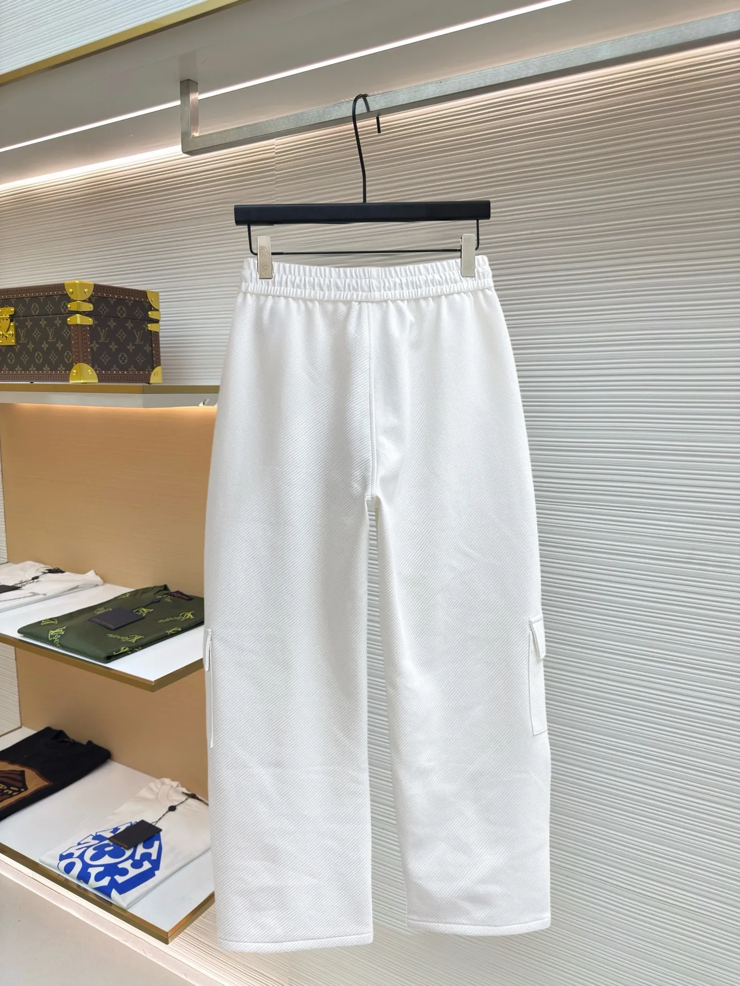 Y 3 [Higher version] The latest products for autumn and winter 2026, available at the counter simultaneously, original goods, fashionable casual trousers and casual pants, using imported original fabrics, top-grade embroidery 🪡 craft letter pattern logo, original hardware accessories decoration, simple yet fashionable, fashionable and handsome upper body, Sizes: M-3XL