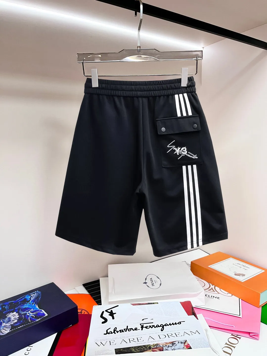 Y 3 Complete three standards 2026 summer New Arrival men's casual shorts, advanced custom-made Breathable fabric Breathable fabric with high elasticity and comfort, impeccable details, top-grade accessories, original logo design concept, delicate and soft feel! The upper body fit is awesome! Size: M-XXXL Please state your height and weight when ordering