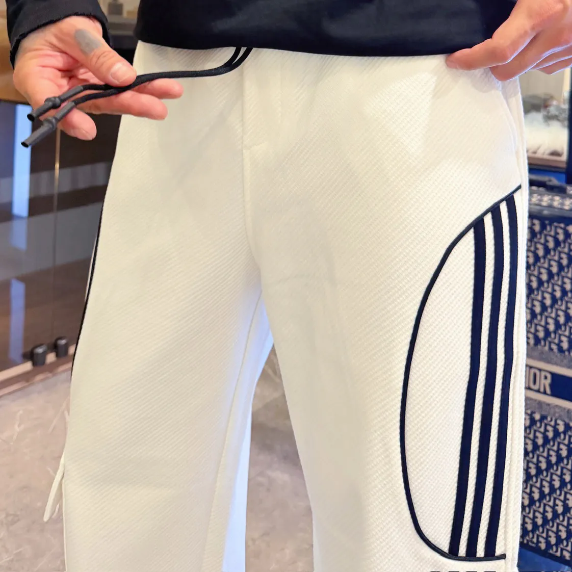 Y 3 [Higher version] The latest products for autumn and winter 2026, available at the counter simultaneously, original goods, fashionable casual trousers and casual pants, using imported original fabrics, top-grade embroidery 🪡 craft letter pattern logo, original hardware accessories decoration, simple yet fashionable, fashionable and handsome upper body, Sizes: M-3XL
