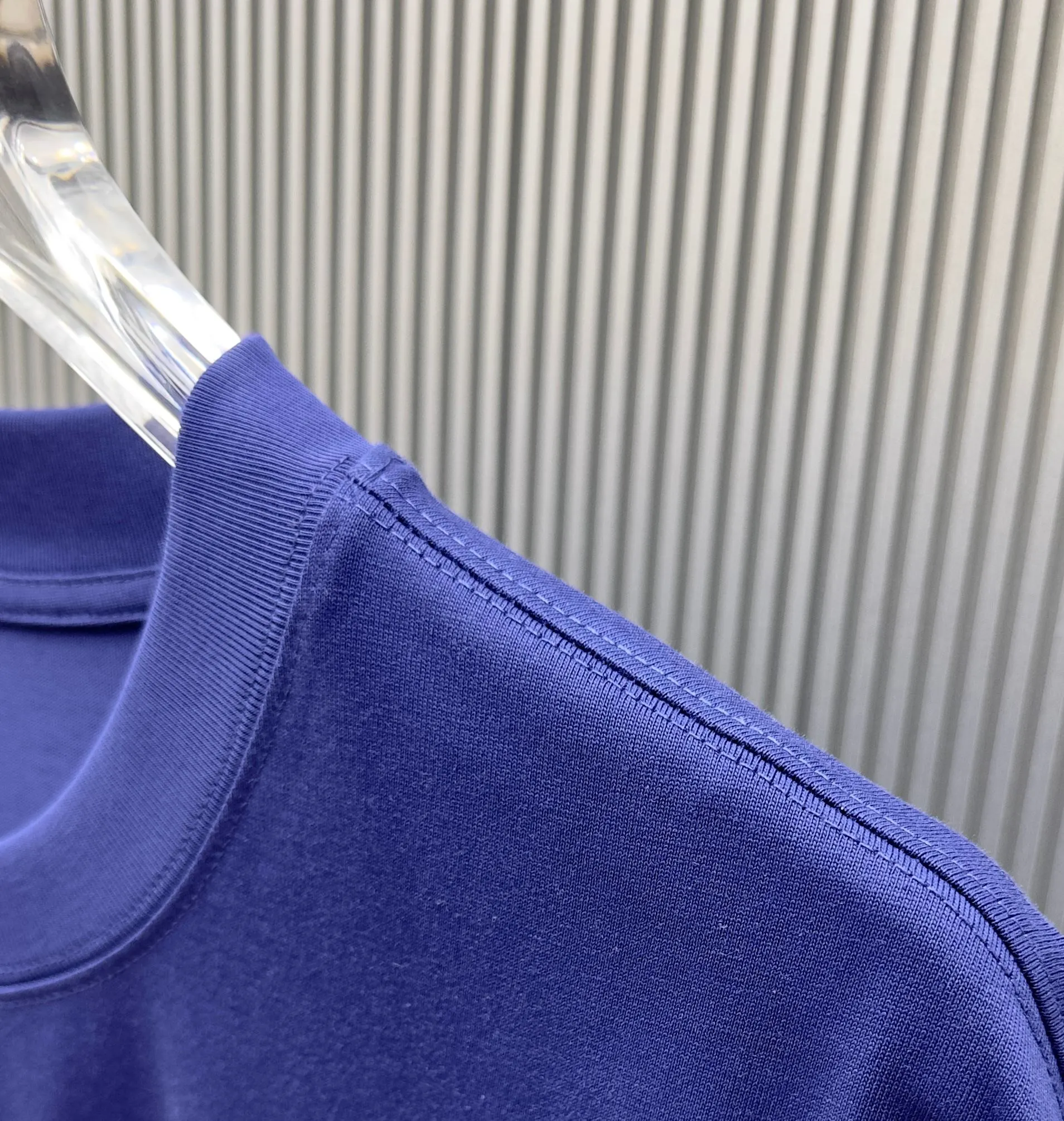 (Strictly control Quality) Style: Yamamoto-Yoji.Y-3 short-sleeved T-shirt Fabric: Double weight yarn 100% cotton Rib: Weight Sorona 1*1 trendy brand Process: Printing Color: White Night Blue Blue Cool Blue Floral Gray Black Size: M—4XL No gender distinction Men and women Same Style
